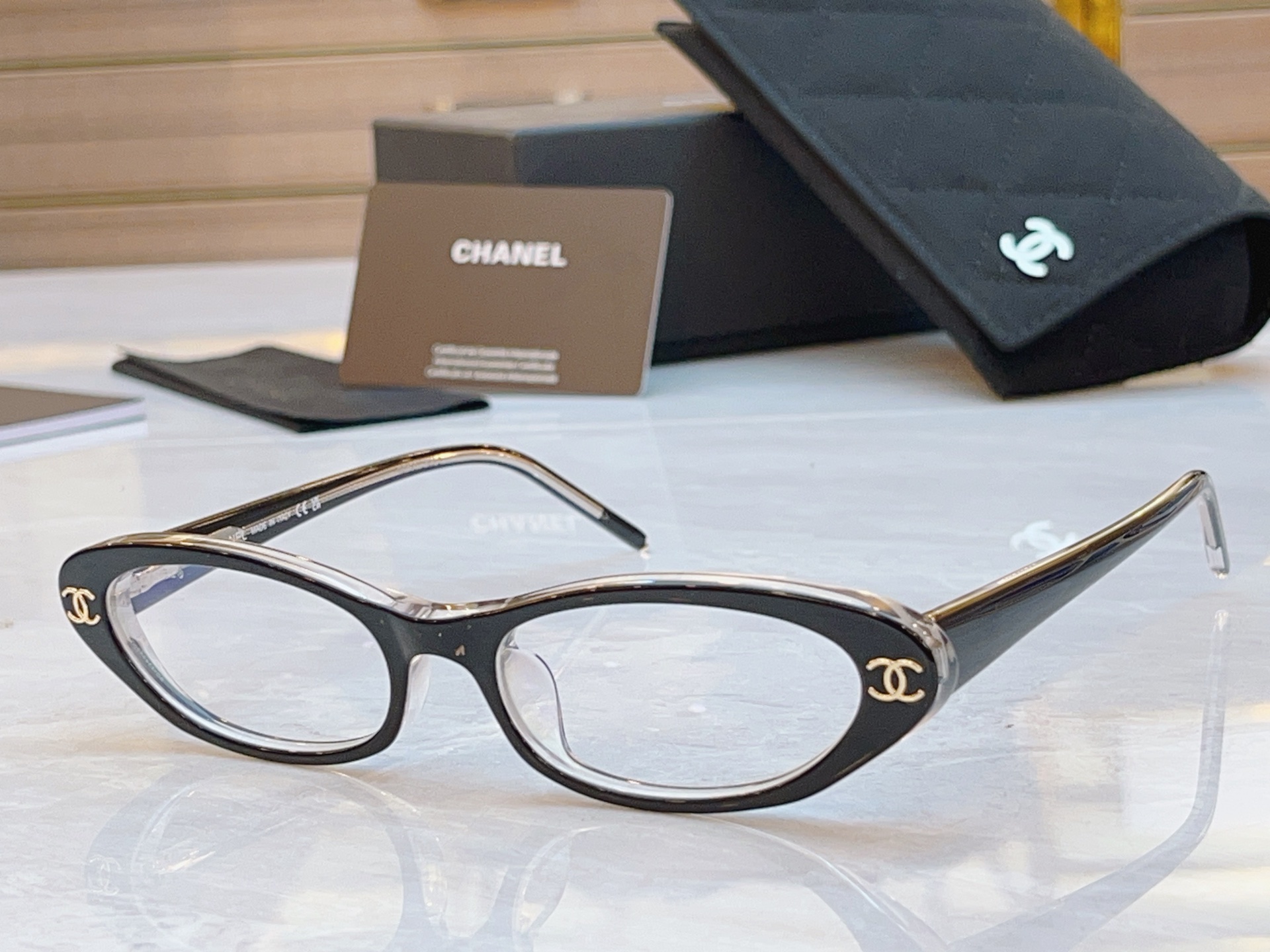 ，【CHAN*】香奈*儿新款太阳镜，
MODEL：CH3025，SIZE：52口17-140