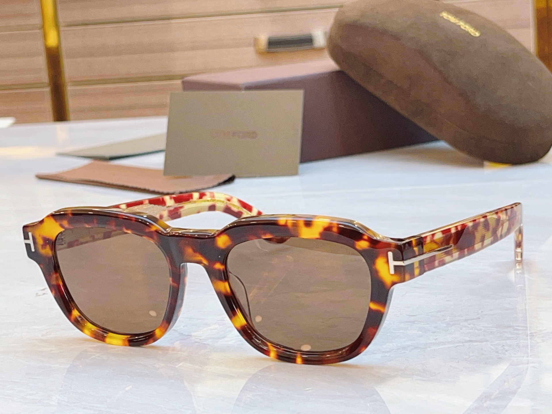 ，【TOM FOR*】汤姆*福特新款太阳镜🕶️，MODEL：TF1226，SIZE：52口20-135