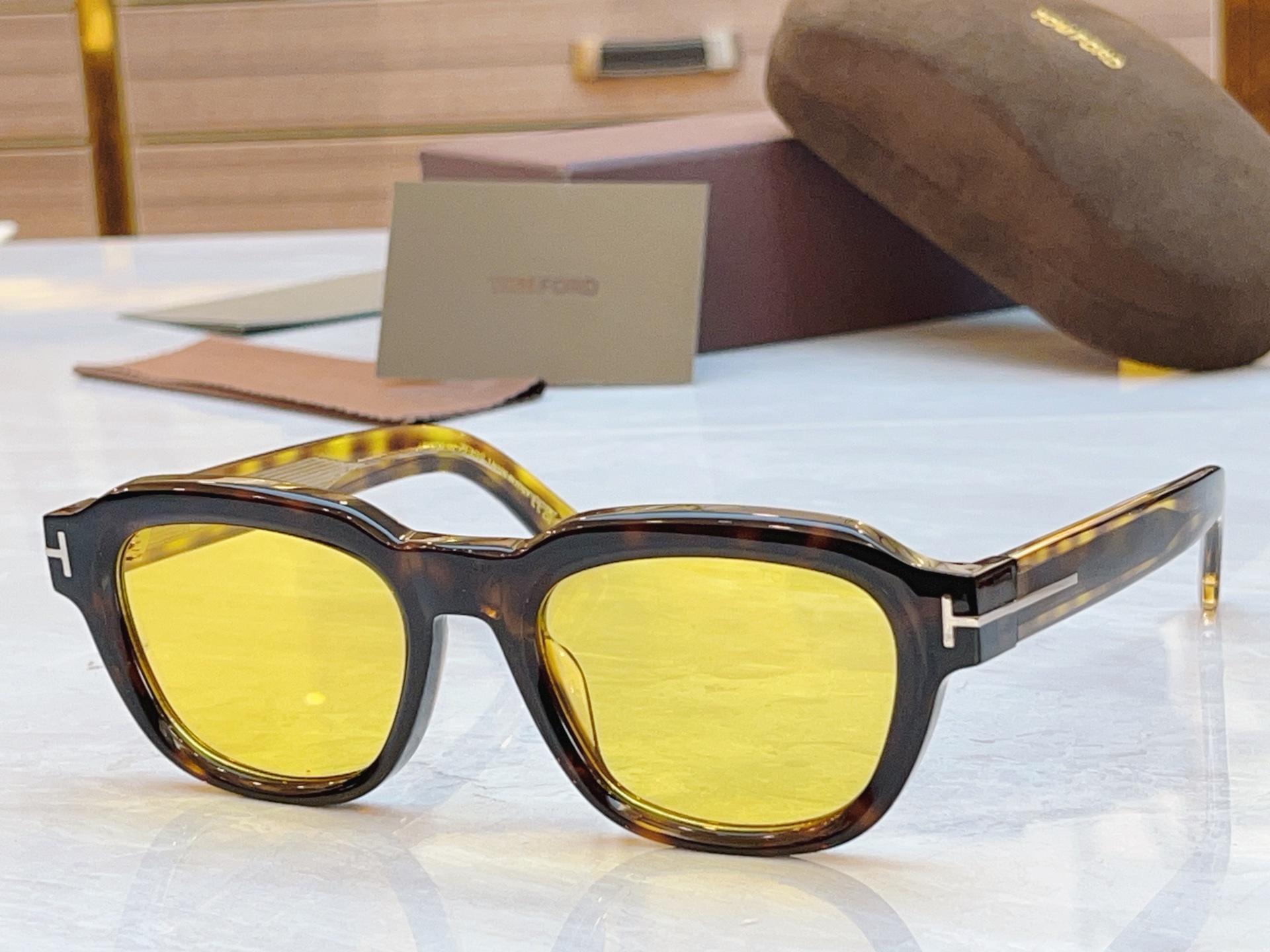 ，【TOM FOR*】汤姆*福特新款太阳镜🕶️，MODEL：TF1226，SIZE：52口20-135