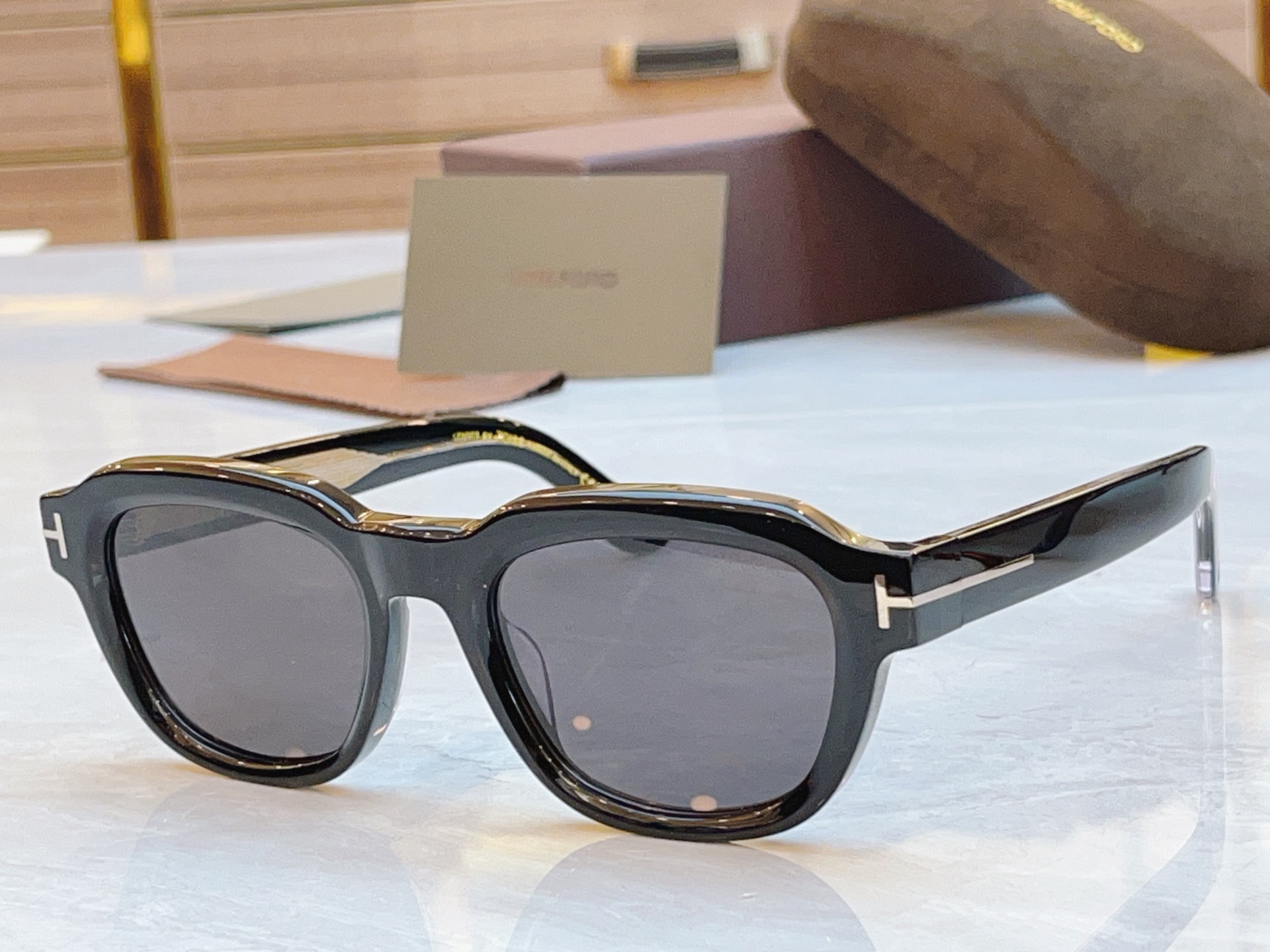 ，【TOM FOR*】汤姆*福特新款太阳镜🕶️，MODEL：TF1226，SIZE：52口20-135