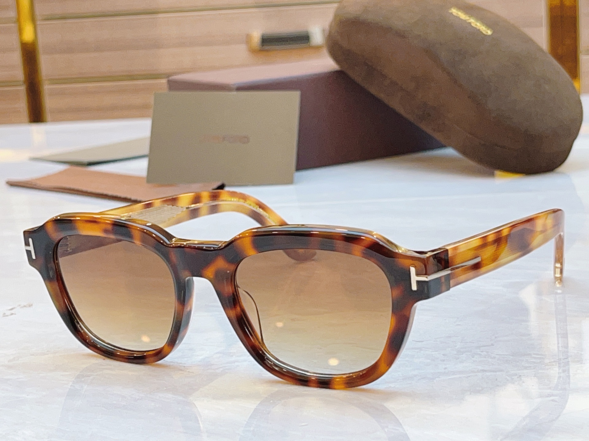 ，【TOM FOR*】汤姆*福特新款太阳镜🕶️，MODEL：TF1226，SIZE：52口20-135
