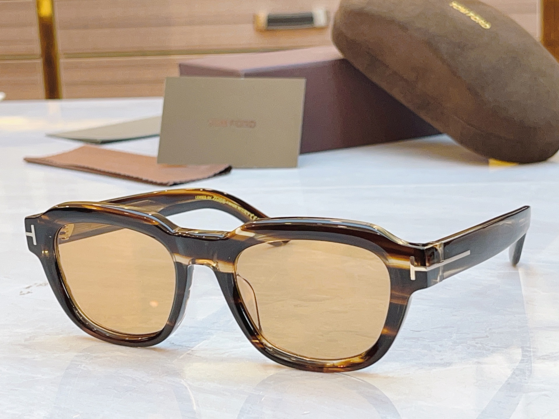 ，【TOM FOR*】汤姆*福特新款太阳镜🕶️，MODEL：TF1226，SIZE：52口20-135