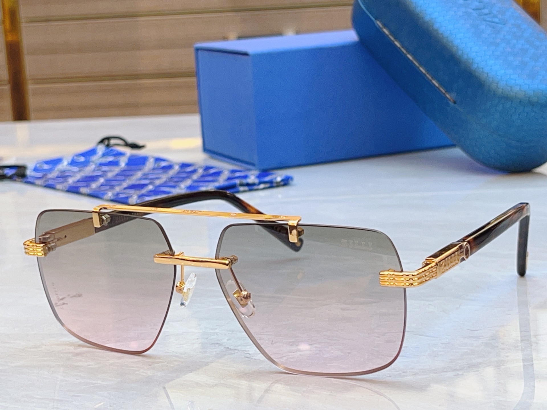 ，【ZEIZ*】蔡*司新款太阳镜，MODEL：ZI65071，SIZE：61口15-143