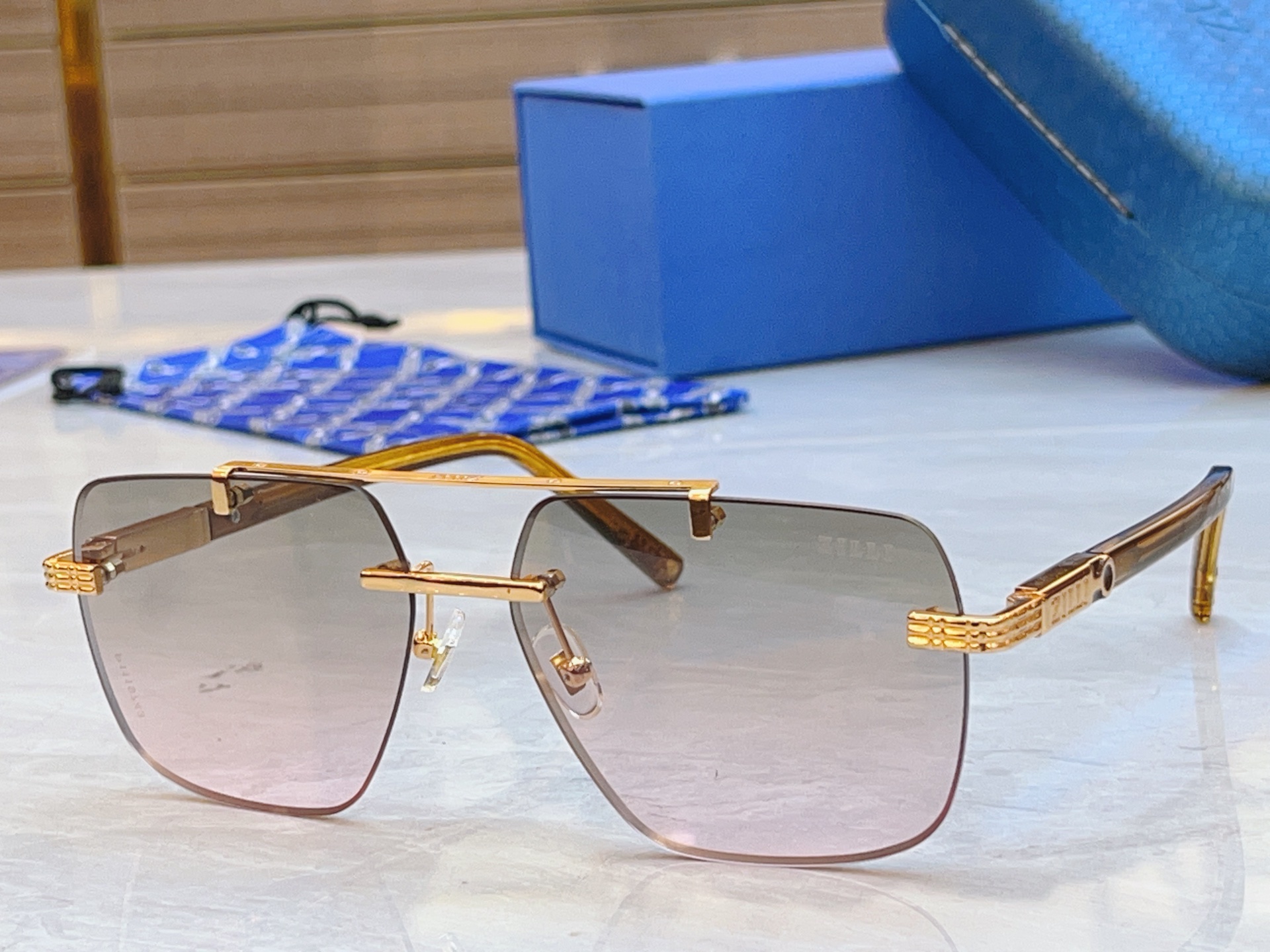 ，【ZEIZ*】蔡*司新款太阳镜，MODEL：ZI65071，SIZE：61口15-143