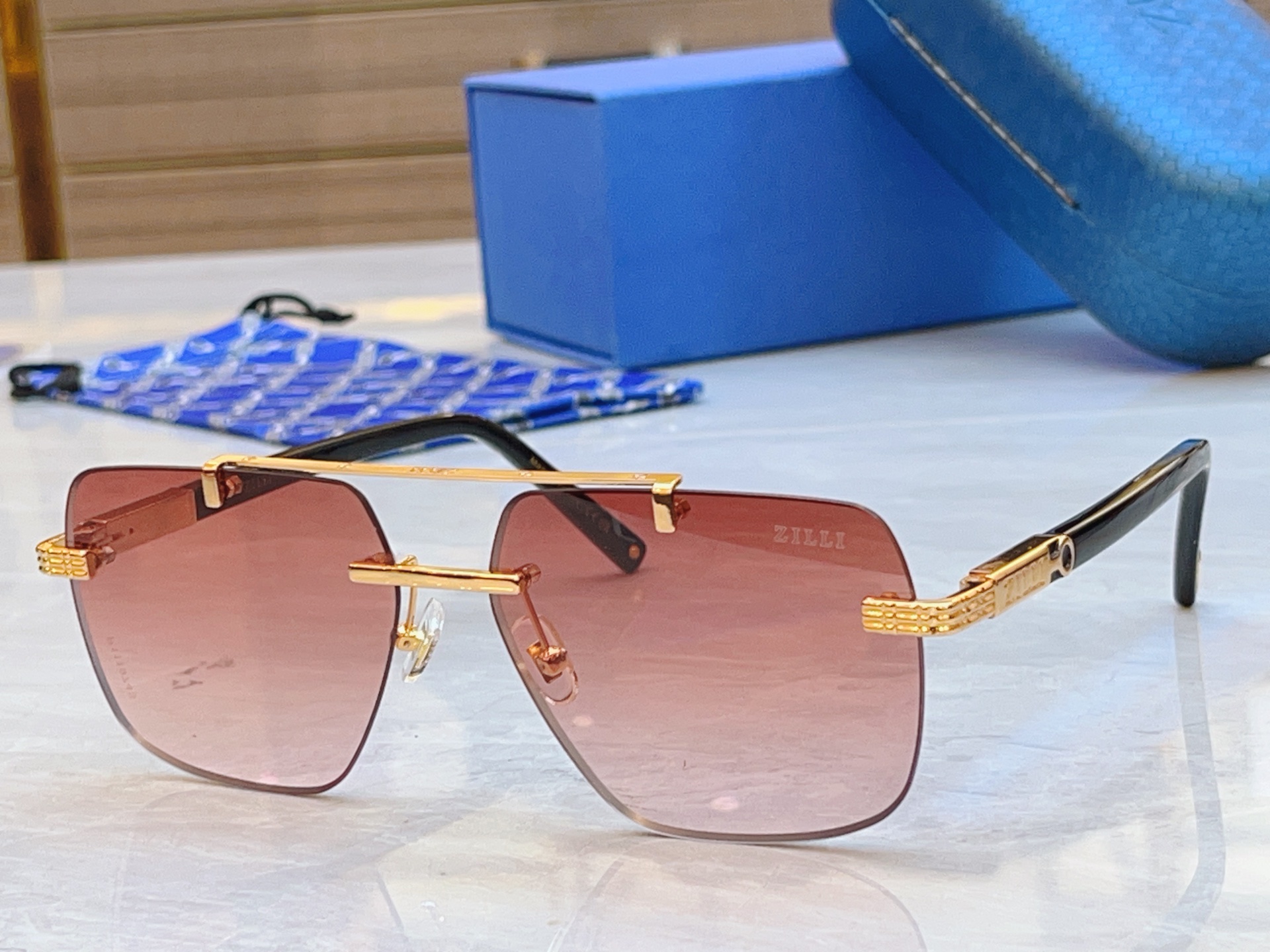 ，【ZEIZ*】蔡*司新款太阳镜，MODEL：ZI65071，SIZE：61口15-143