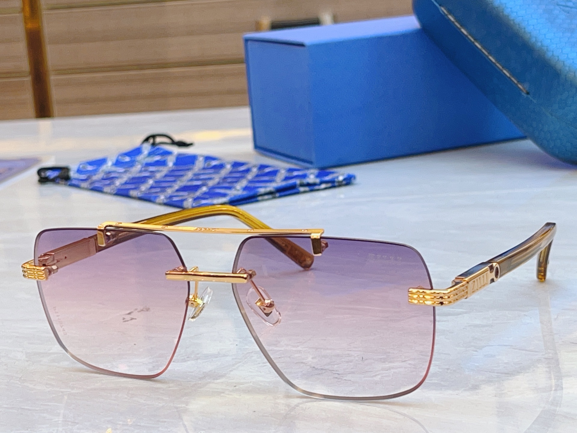 ，【ZEIZ*】蔡*司新款太阳镜，MODEL：ZI65071，SIZE：61口15-143