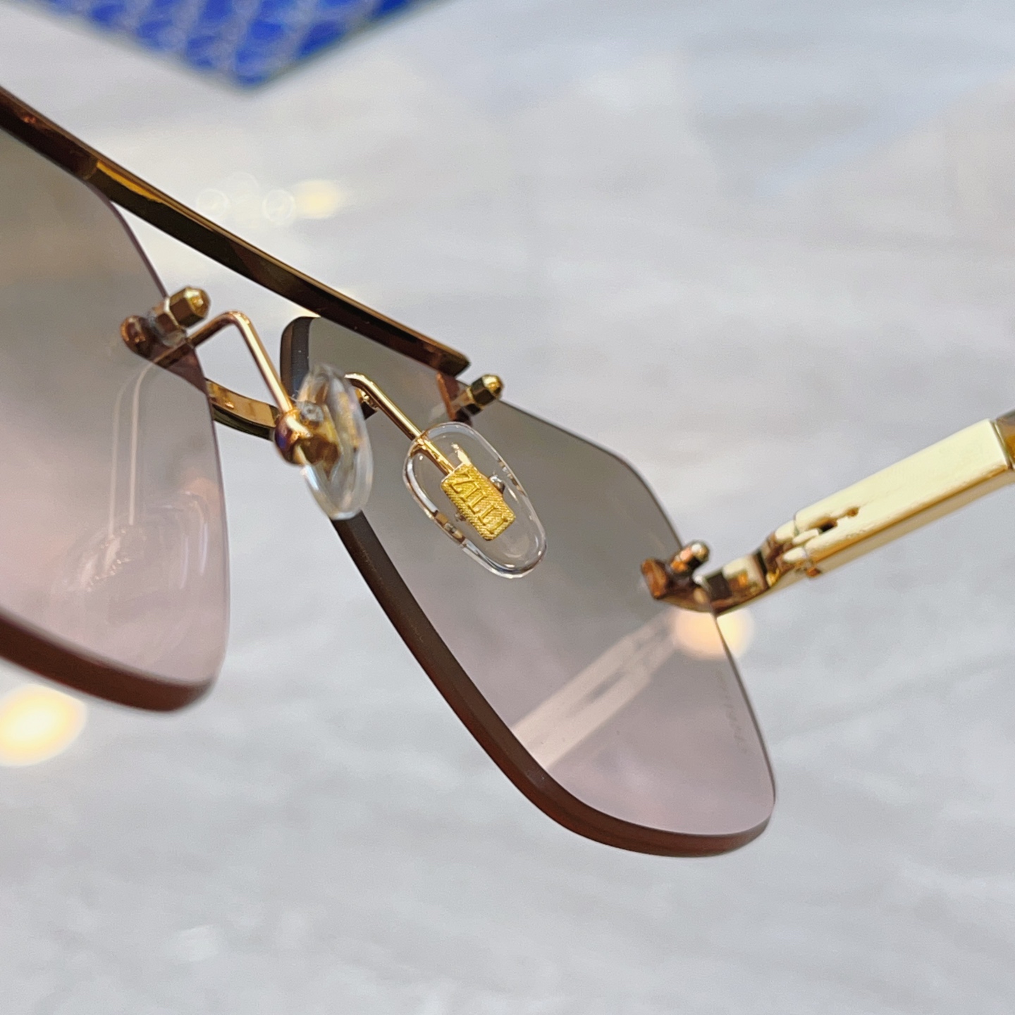 ，【ZEIZ*】蔡*司新款太阳镜，MODEL：ZI65071，SIZE：61口15-143