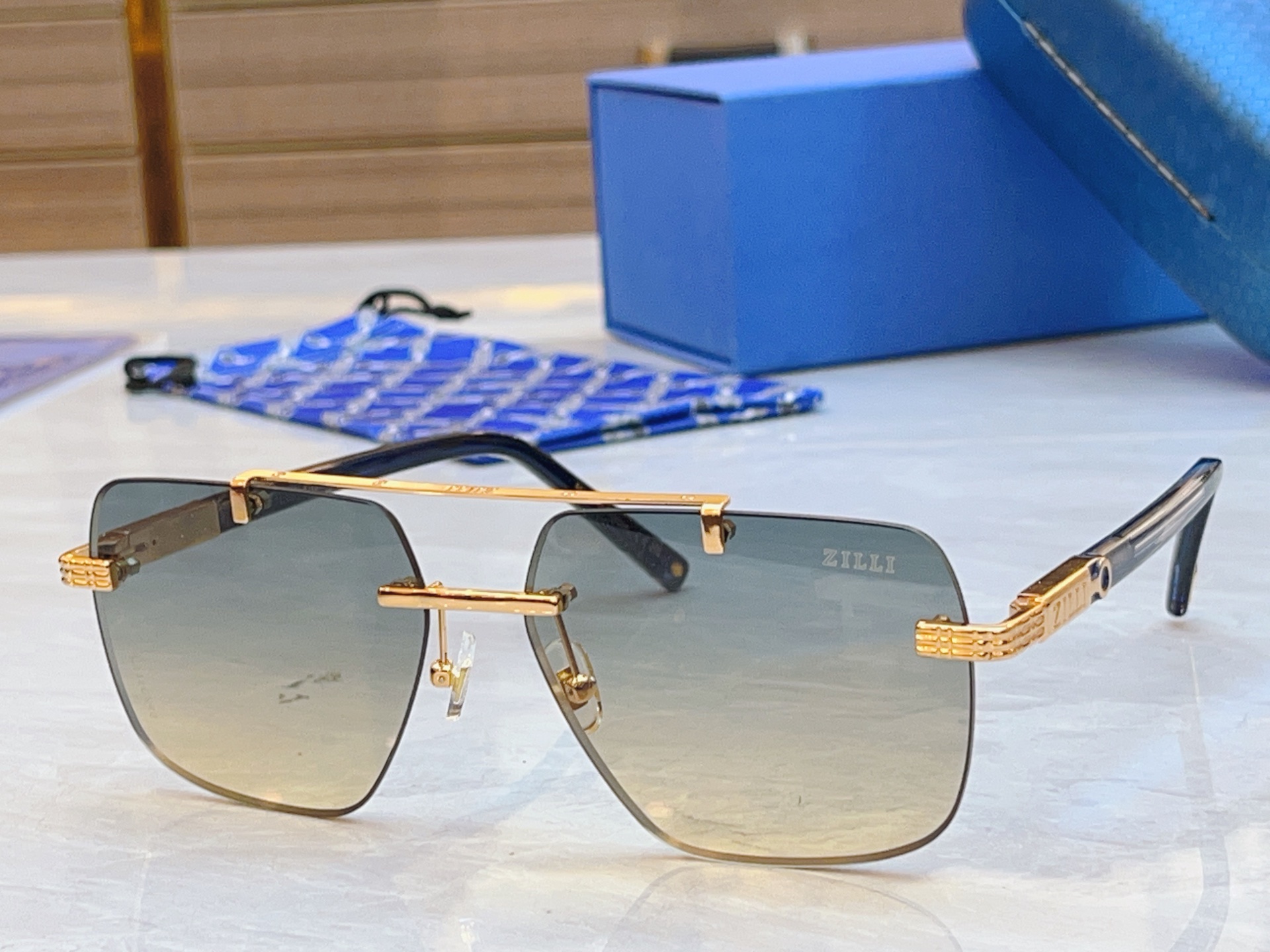 ，【ZEIZ*】蔡*司新款太阳镜，MODEL：ZI65071，SIZE：61口15-143