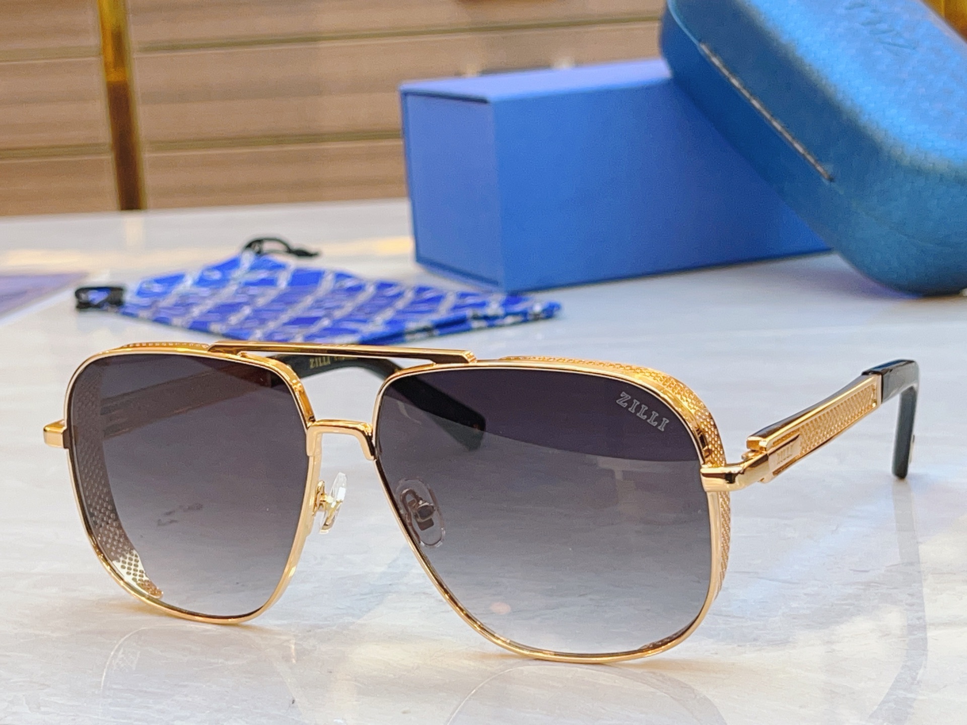 ，【ZEIZ*】蔡*司新款太阳镜，MODEL：ZI65063，SIZE：62口13-140