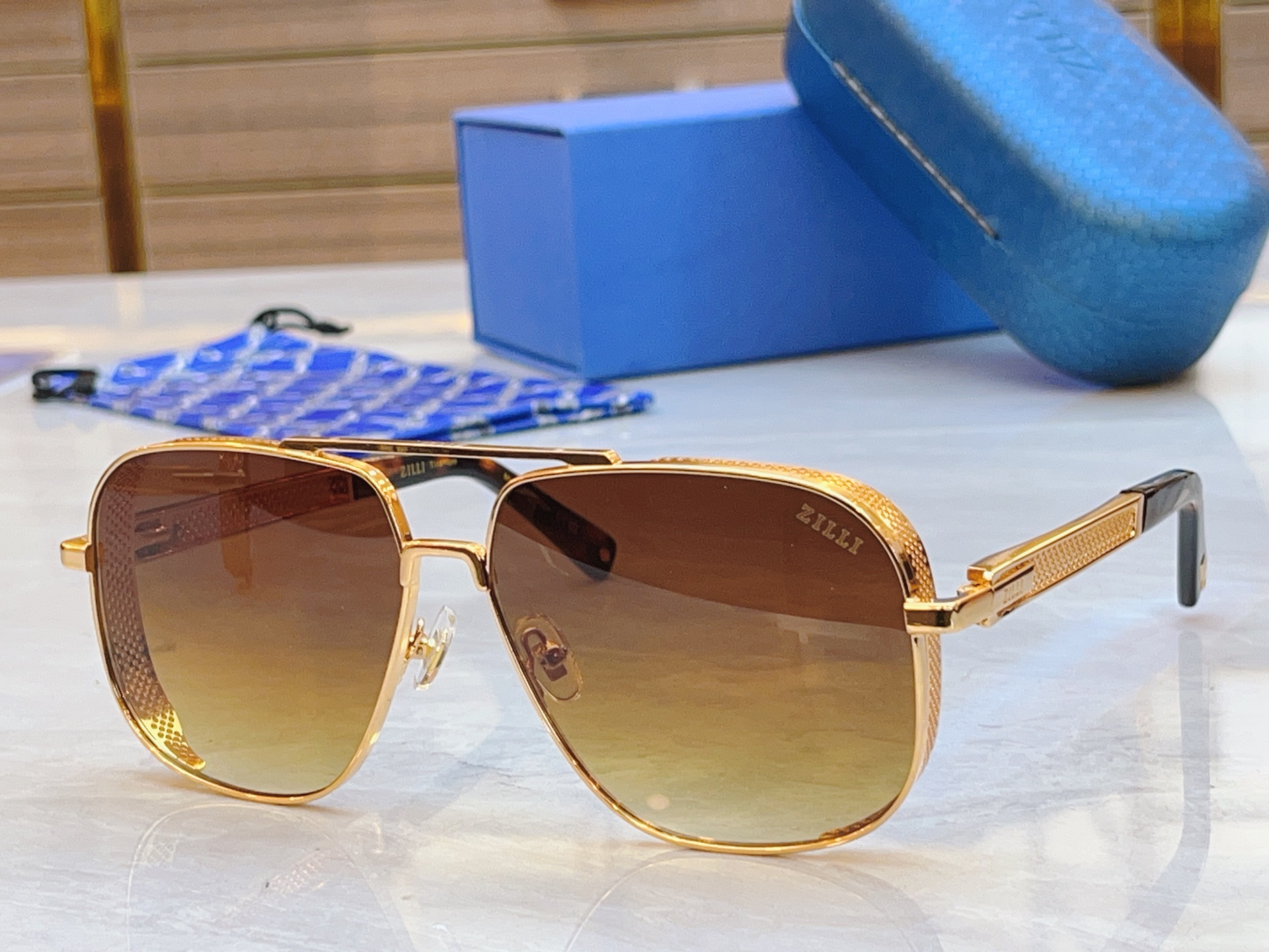 ，【ZEIZ*】蔡*司新款太阳镜，MODEL：ZI65063，SIZE：62口13-140