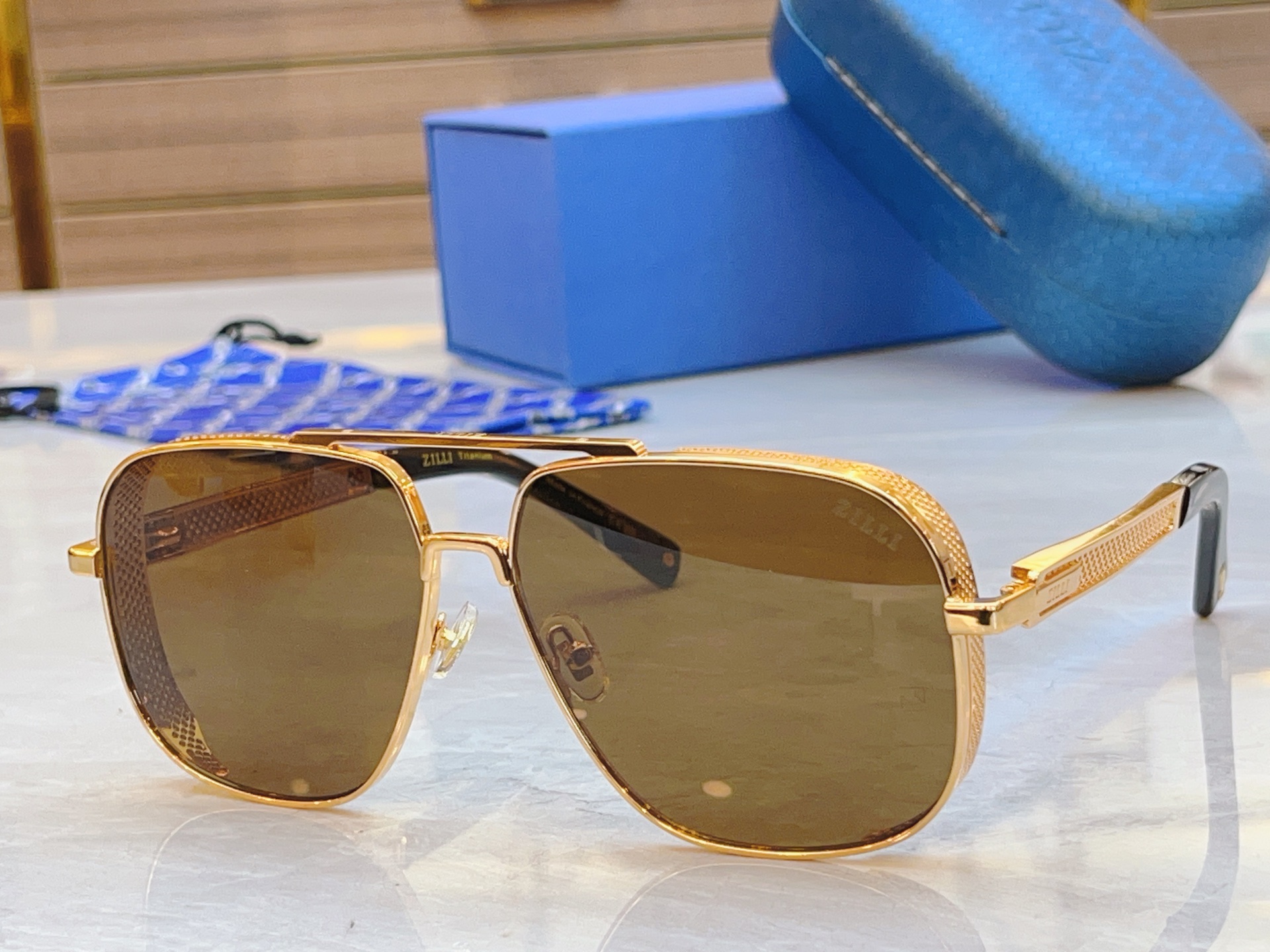 NO:373975,,【ZEIZ*】Cai*si’s new sunglasses, MODELZI65063, SIZE62 13-140 glasses, sunglasses, sunglasses, glasses19860909,【ZEIZ*】蔡*司新款太阳镜,MODELZI65063,SIZE62口13-140眼镜墨镜太阳镜,眼镜,glasses