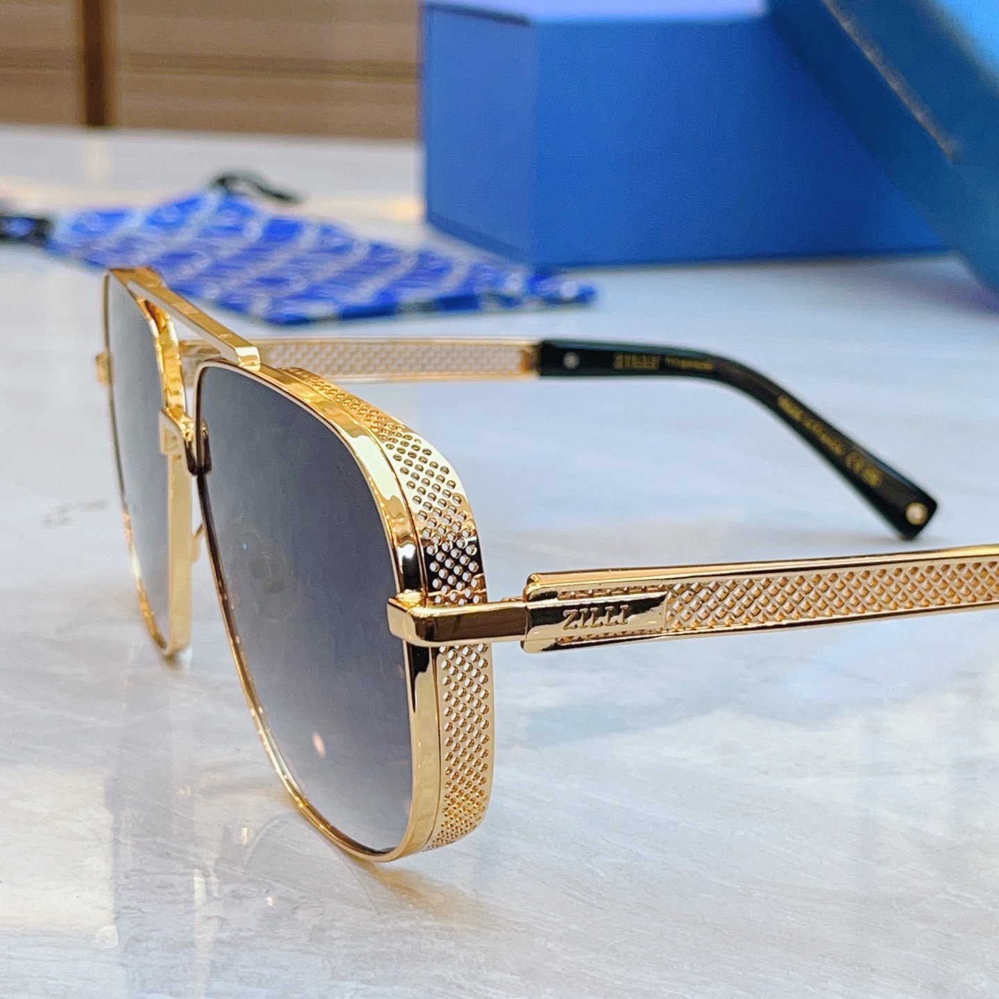 ，【ZEIZ*】蔡*司新款太阳镜，MODEL：ZI65063，SIZE：62口13-140