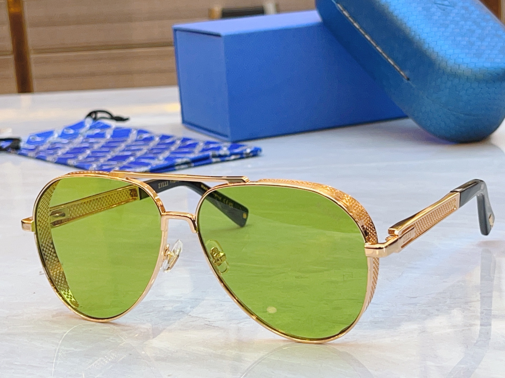 ，【ZEIZ*】蔡*司新款太阳镜，MODEL：ZI80122，SIZE：61口13-140