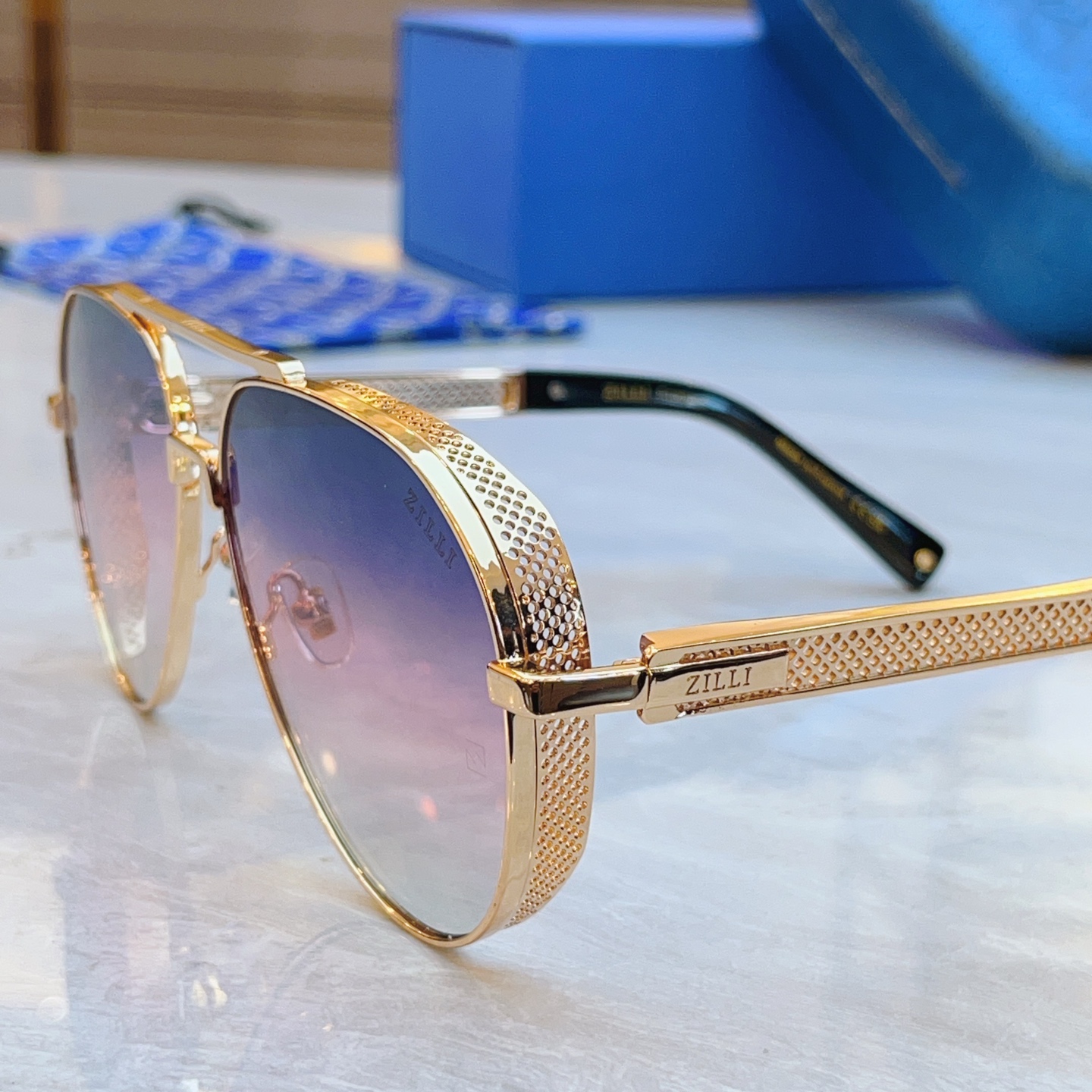 ，【ZEIZ*】蔡*司新款太阳镜，MODEL：ZI80122，SIZE：61口13-140