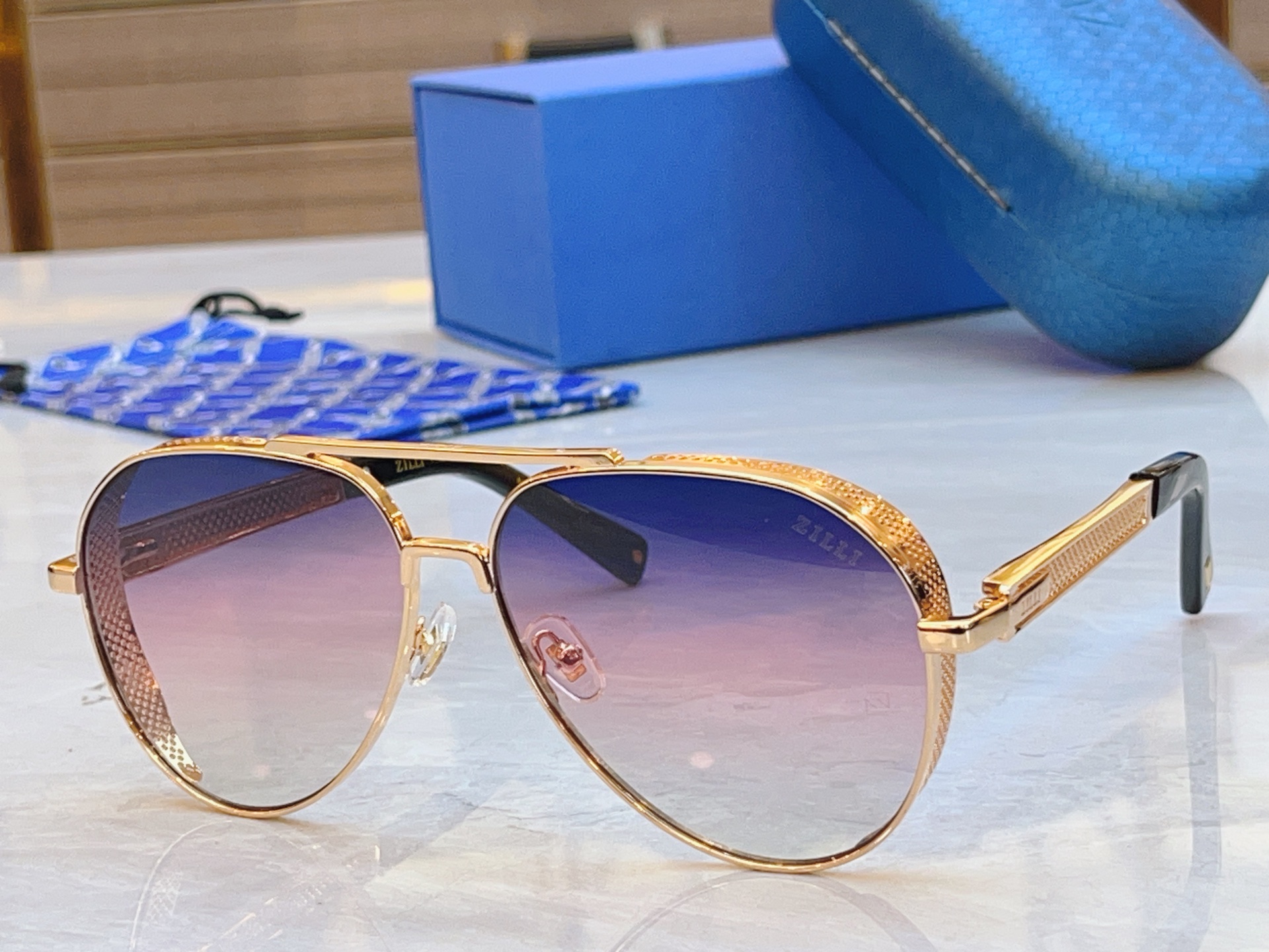 ，【ZEIZ*】蔡*司新款太阳镜，MODEL：ZI80122，SIZE：61口13-140