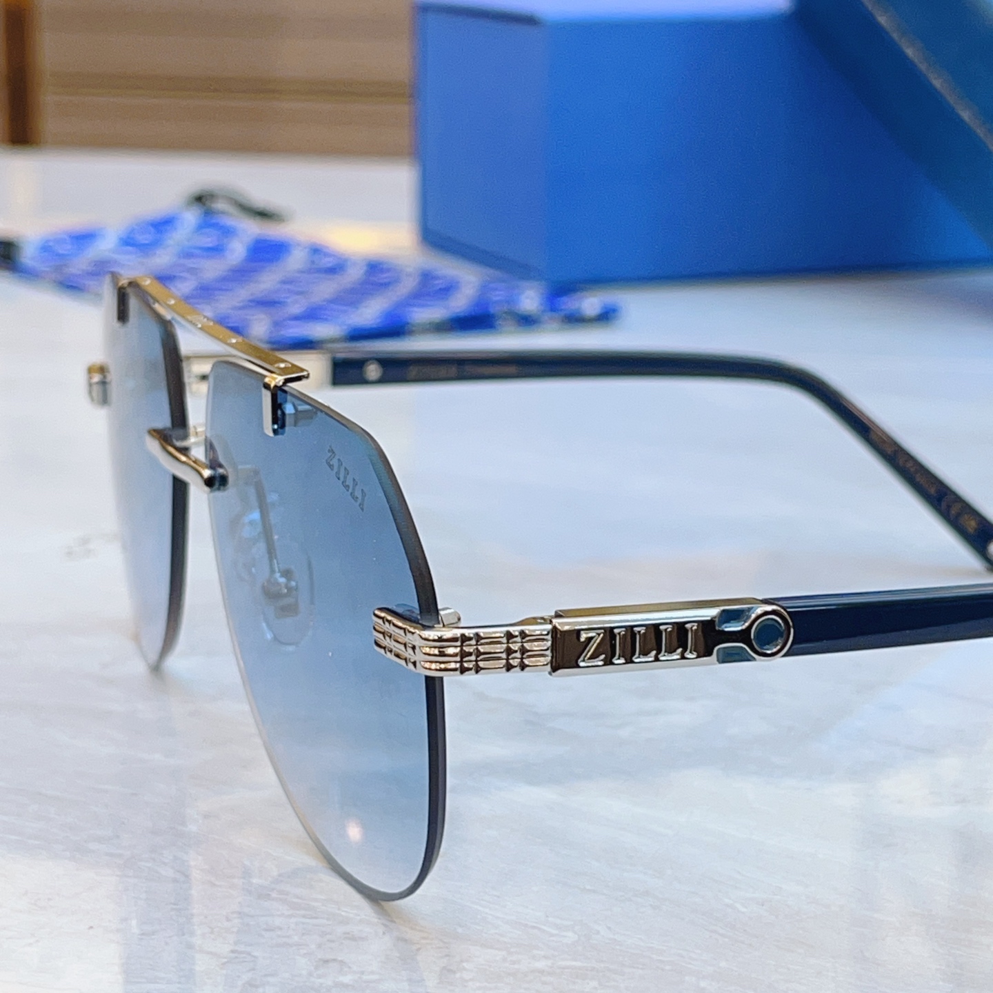 ，【ZEIZ*】蔡*司新款太阳镜，MODEL：ZI80127，SIZE：62口15-143