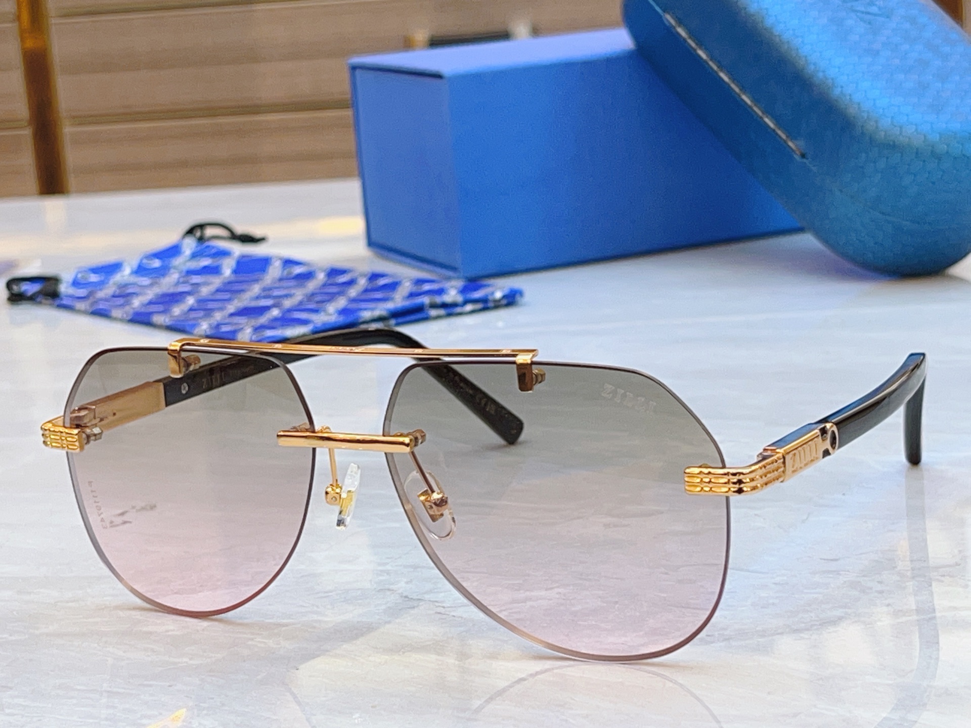 ，【ZEIZ*】蔡*司新款太阳镜，MODEL：ZI80127，SIZE：62口15-143