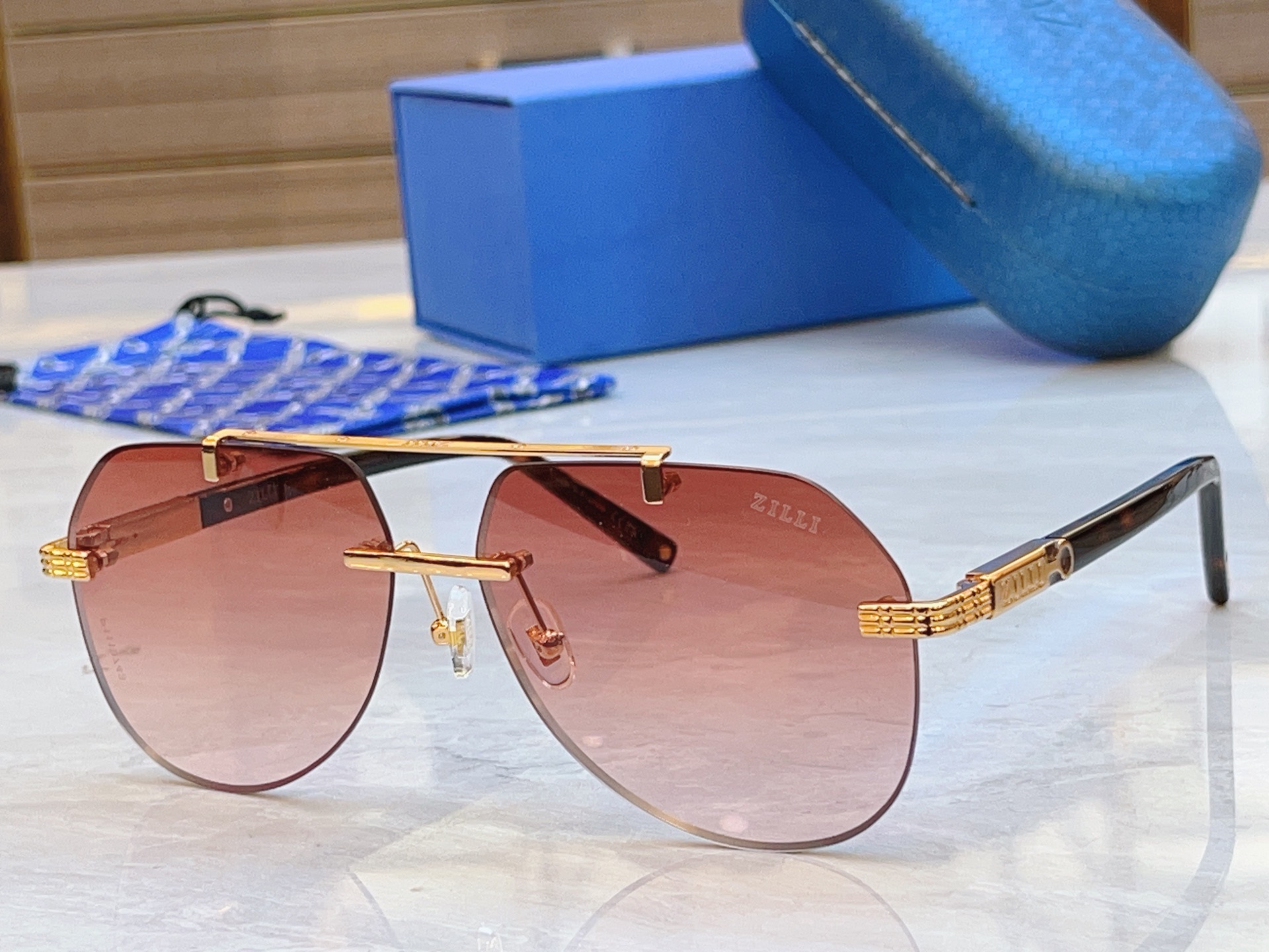 ，【ZEIZ*】蔡*司新款太阳镜，MODEL：ZI80127，SIZE：62口15-143