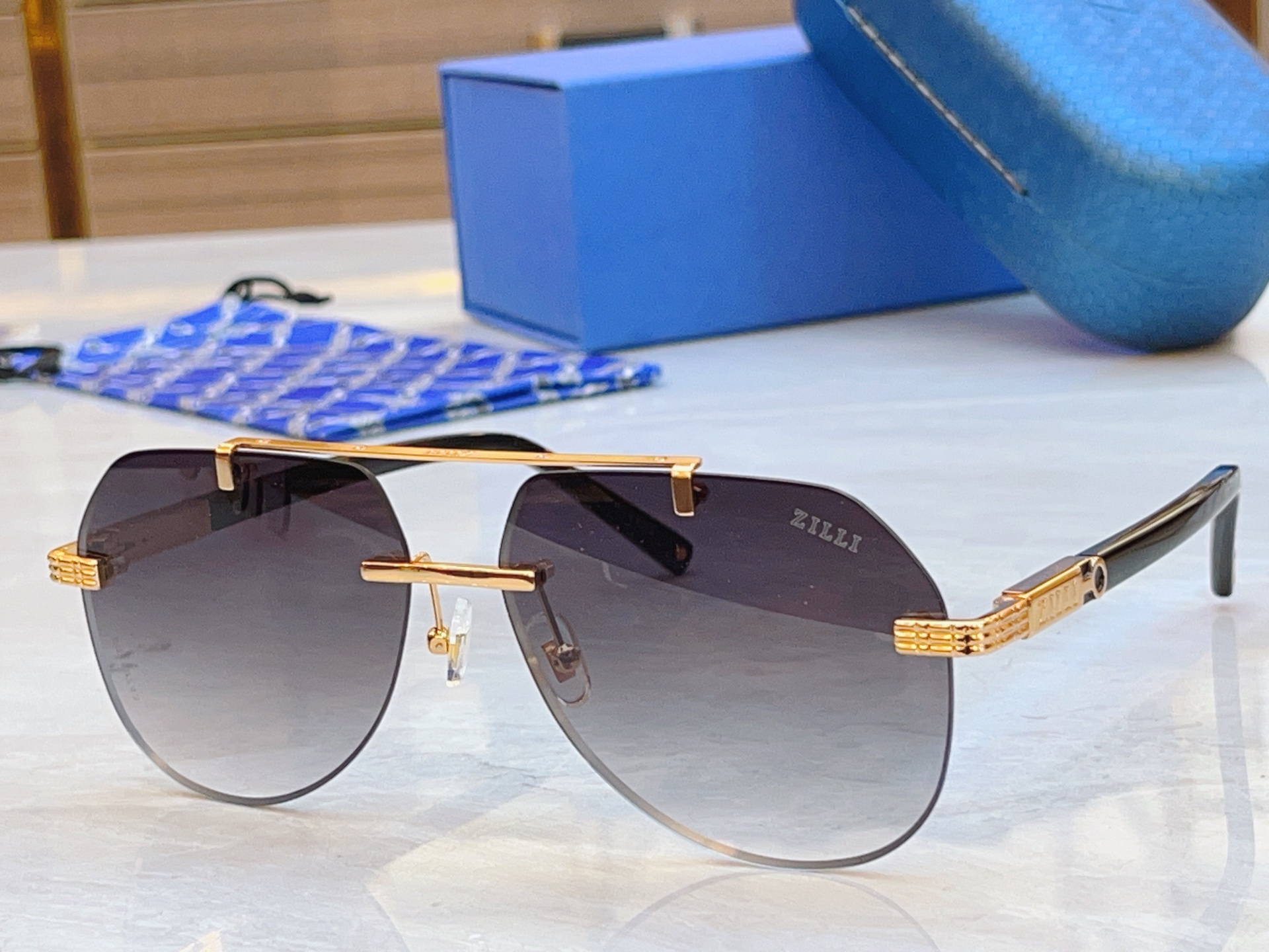 ，【ZEIZ*】蔡*司新款太阳镜，MODEL：ZI80127，SIZE：62口15-143