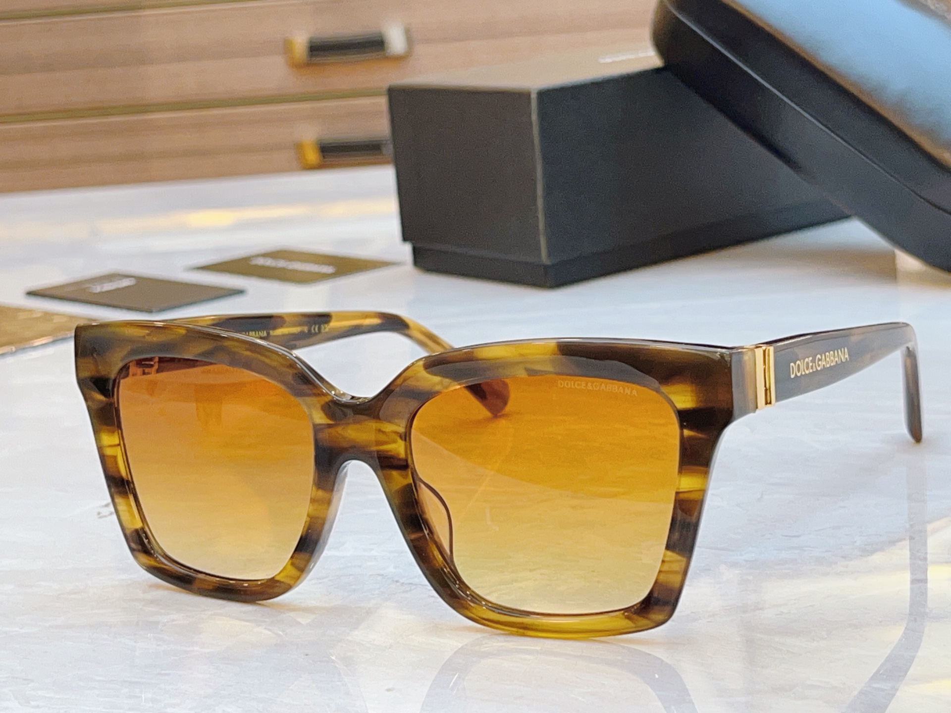 NO:373993,,【DOLCE & GABBAN*】D*G new sunglasses, MODELDG4498, SIZE55 port 20-140 glasses sunglasses, glasses, Dolce & Gabbana19860909,【DOLCE & GABBAN*】D*G新款太阳镜,MODELDG4498,SIZE55口20-140眼镜墨镜太阳镜,眼镜,Dolce&Gabbana,glasses