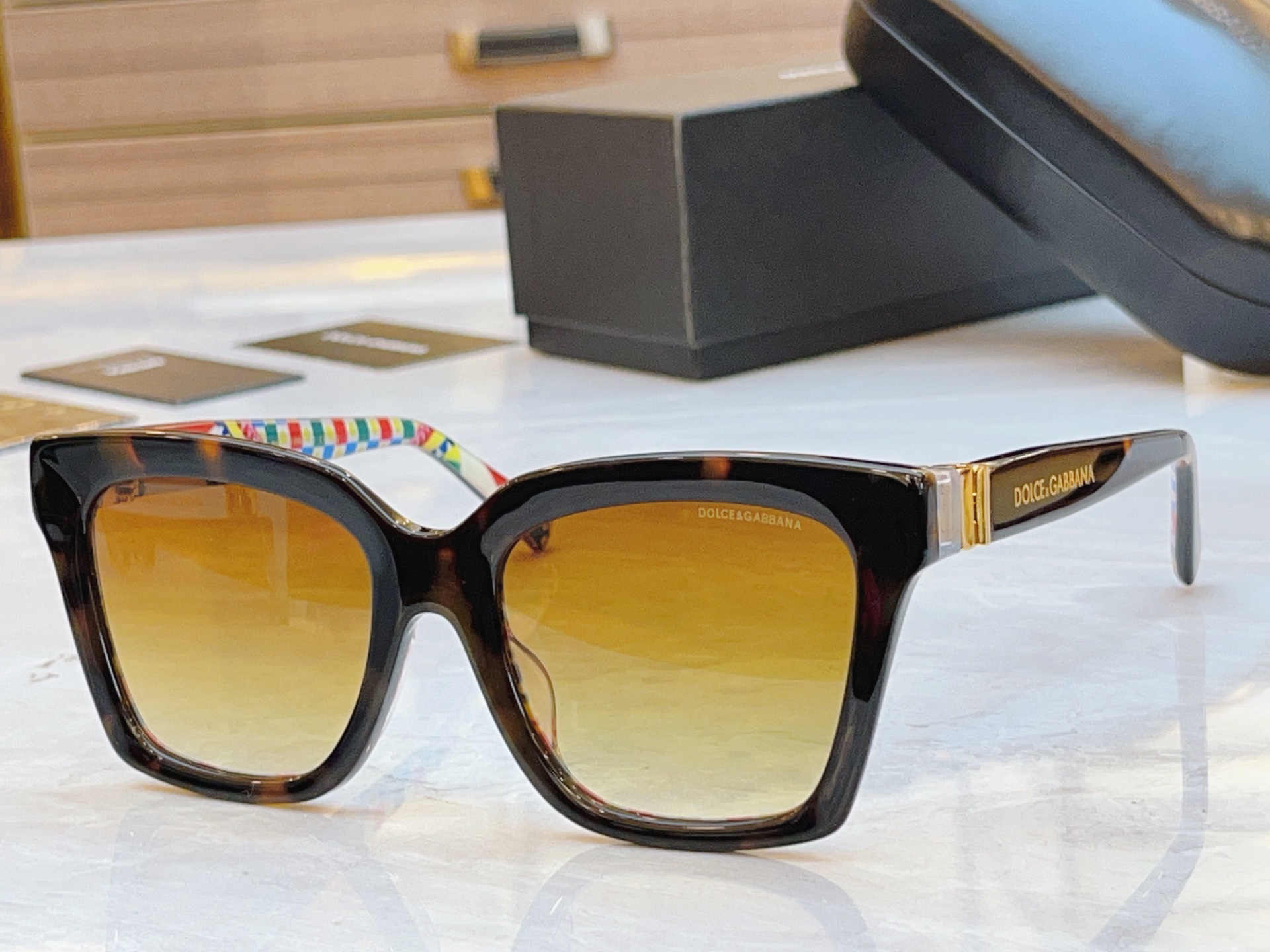 ，【DOLCE & GABBAN*】D*G新款太阳镜，MODEL：DG4498，SIZE：55口20-1