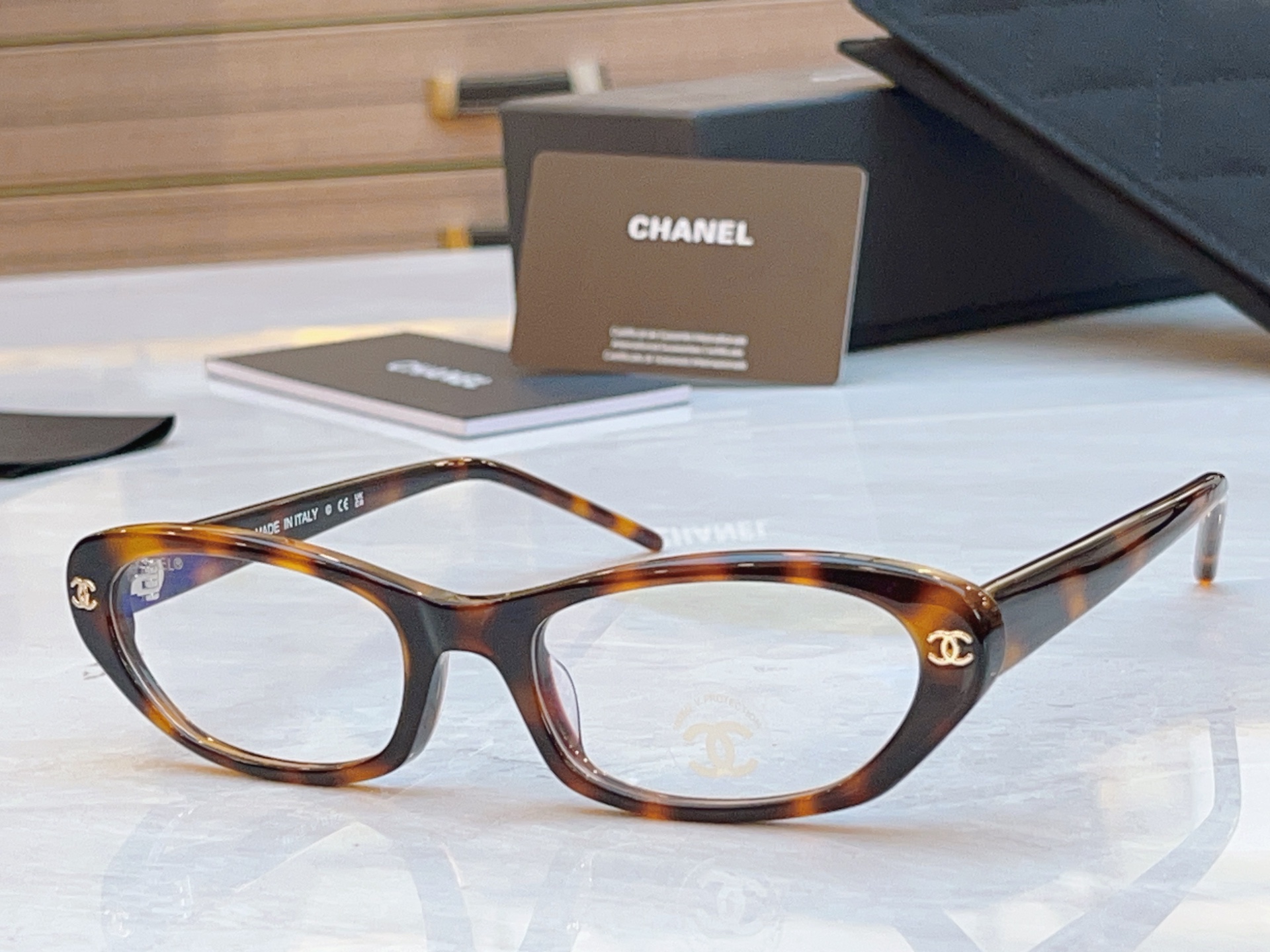 ，【CHAN*】香奈*儿新款太阳镜，
MODEL：Vintage02，SIZE：56口20-140