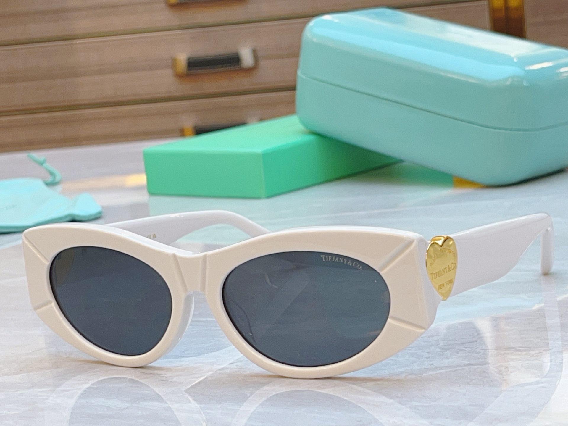 NO:373965,,【Tiffany & Co.】Tiffany new sunglasses, ModTF4222U, Size56-door 17-140 glasses, sunglasses, glasses, tom ford19860909,【Tiffany & Co.】蒂芙*尼新款太阳镜,ModTF4222U,Size56口17-140眼镜墨镜太阳镜,眼镜,tom ford,glasses