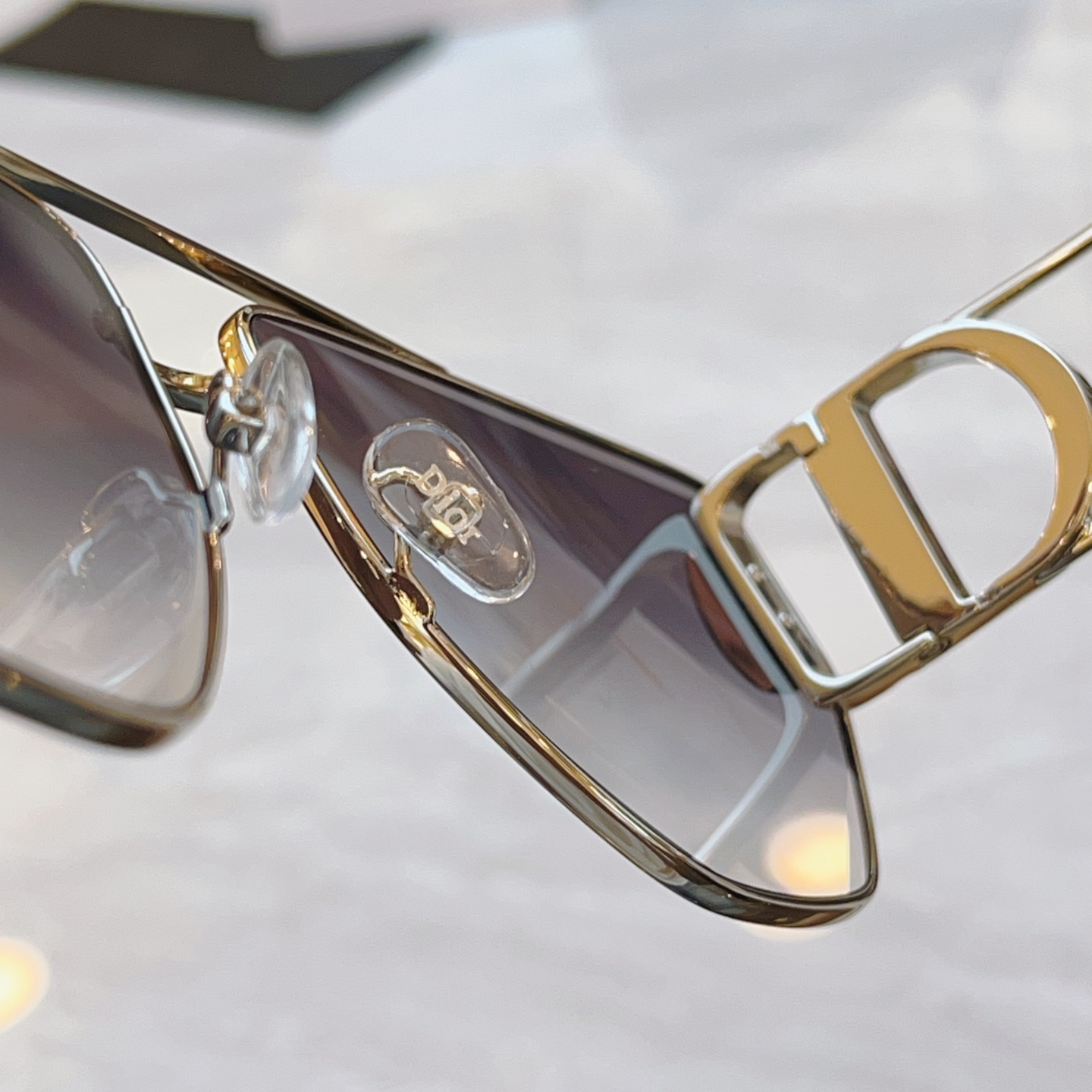 ，【DIO* 】迪*奥新款太阳镜，
MODEL：DSGTA42UCR，SIZE：64口16-140