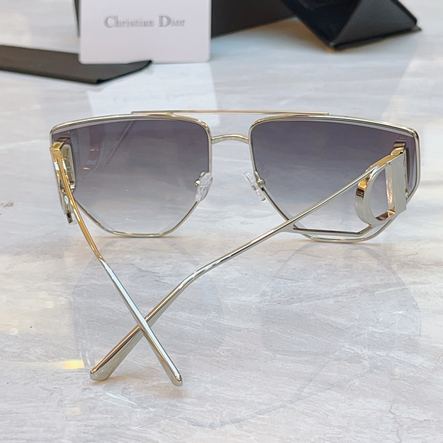 ，【DIO* 】迪*奥新款太阳镜，
MODEL：DSGTA42UCR，SIZE：64口16-140