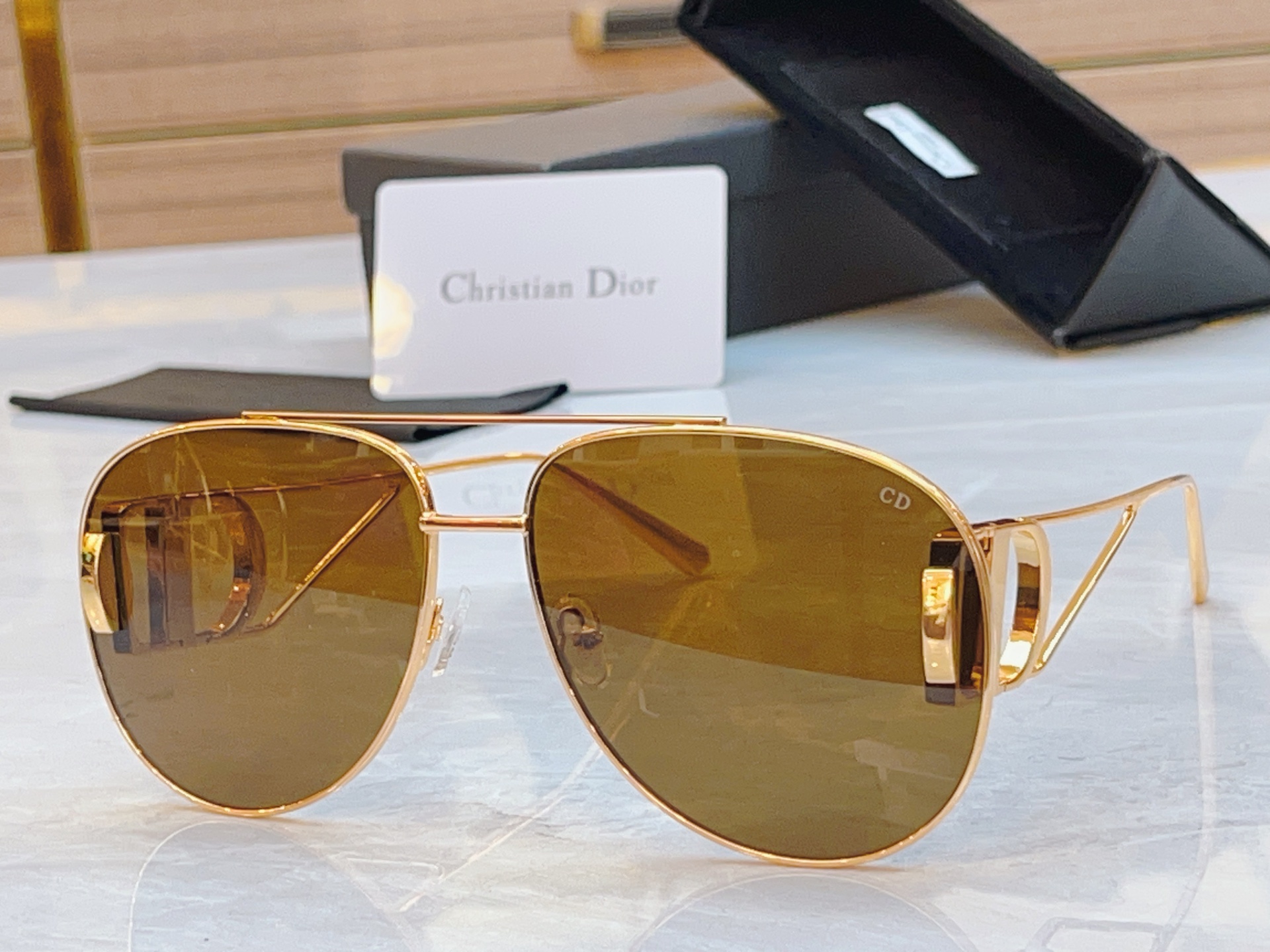 ，【DIO* 】迪*奥新款太阳镜，
MODEL：DSGTA44UCR，SIZE：65口16-140