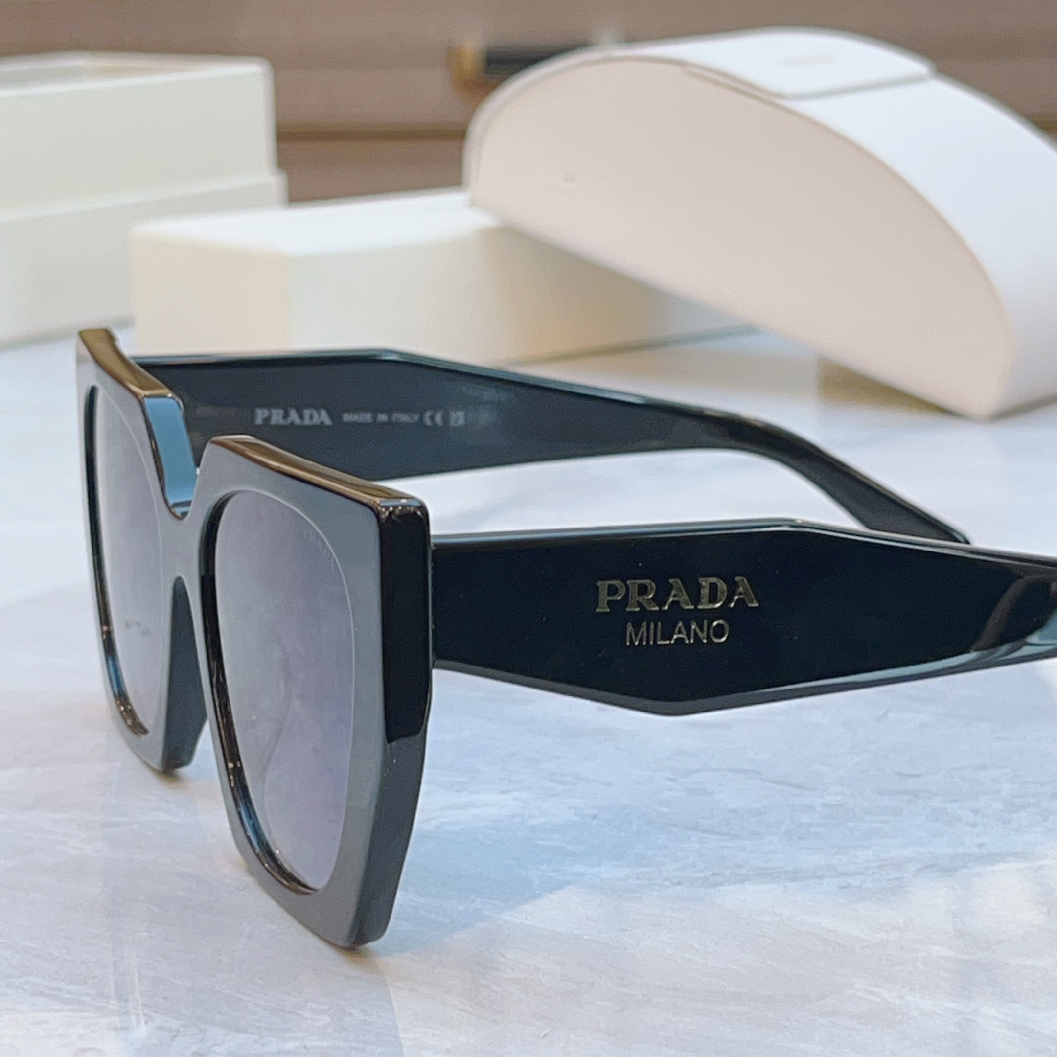 ，【PRAD*】普拉*达新款太阳镜🕶️，MODEL：SPR 15W，SIZE：55口20-145