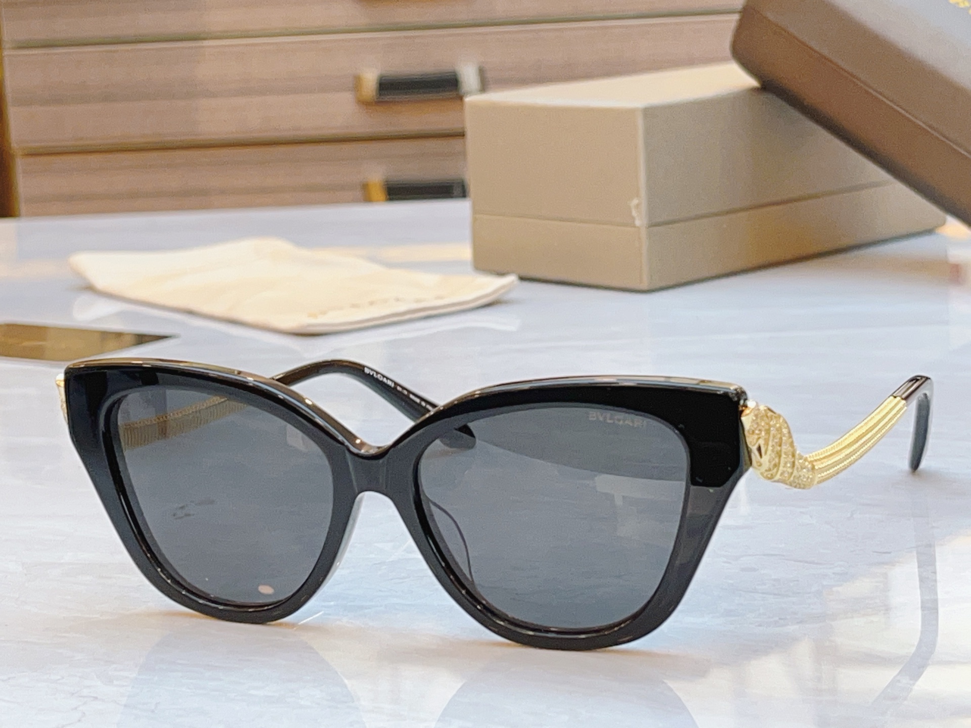 NO:373995,,【BVLGA*】Bulge*li new sunglasses, MODELBV50005I, SIZE52-ogle 16-140 glasses sunglasses, glasses, bottega veneta, bvlgari19860909,【BVLGA*】宝格*丽新款太阳镜, MODELBV50005I,SIZE52口16-140眼镜墨镜太阳镜,眼镜,bottega veneta,bvlgari,glasses