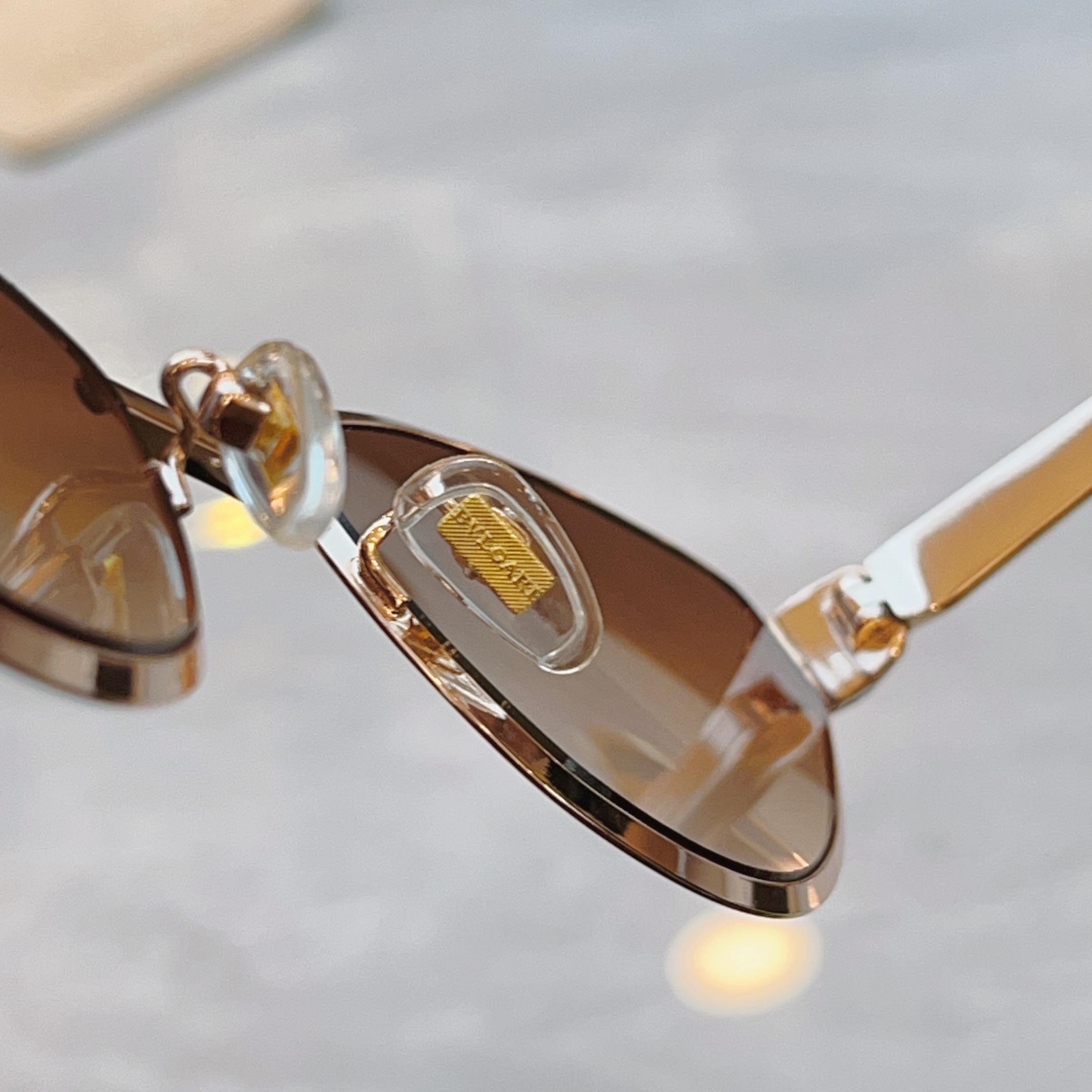 ，【BVLGA*】宝格*丽新款太阳镜，
MODEL：BV50086U，SIZE：55口19-140