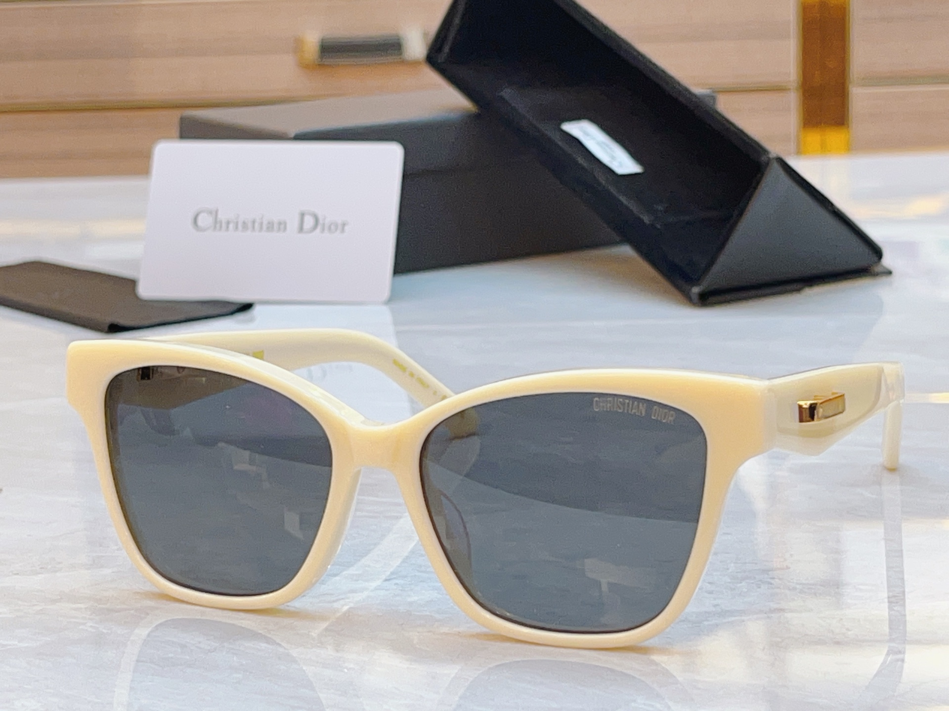 ，【DIO* 】迪*奥新款太阳镜，MODEL：DIORCDIORO S4I，SIZE：53口16-140