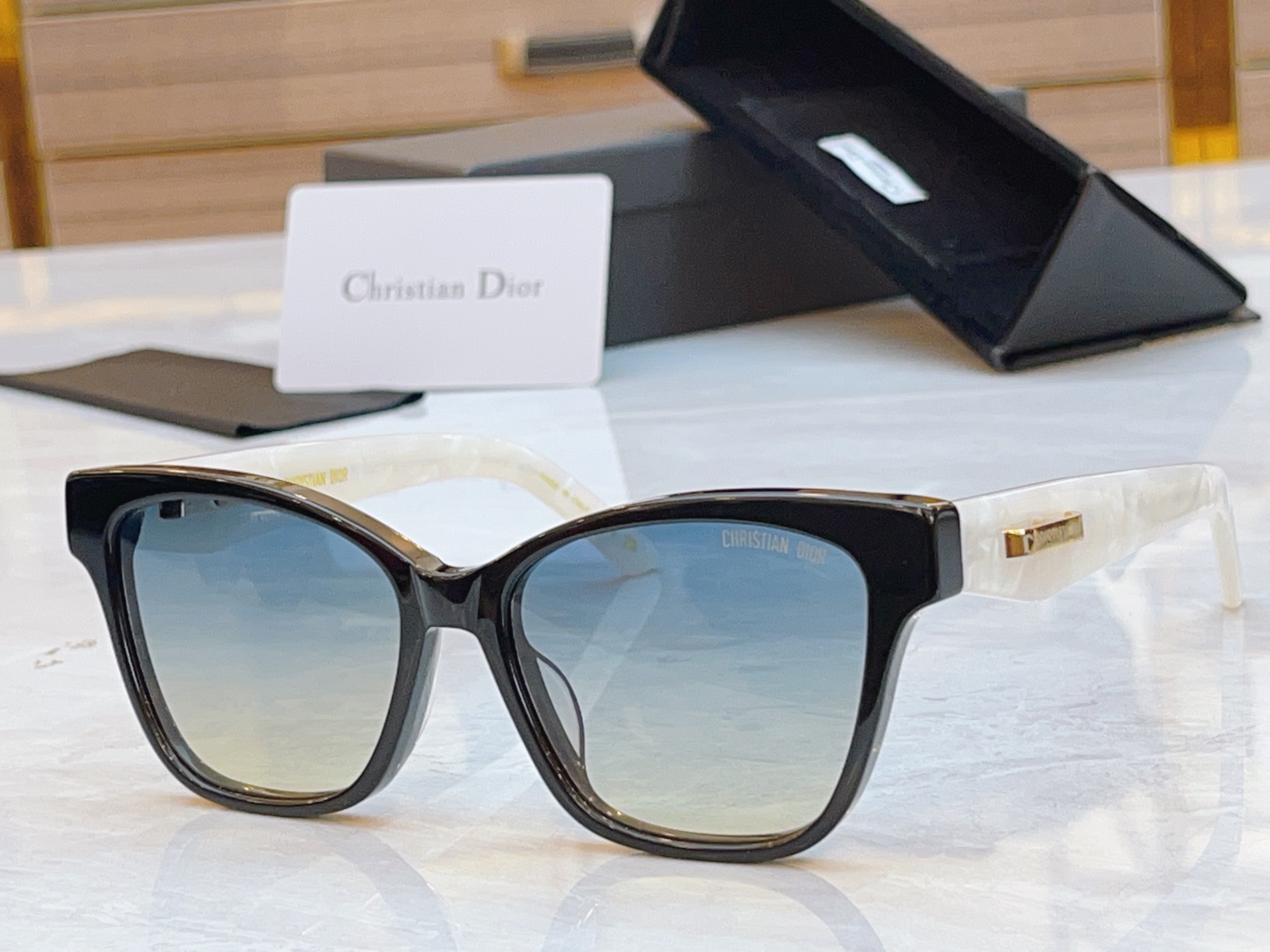 ，【DIO* 】迪*奥新款太阳镜，MODEL：DIORCDIORO S4I，SIZE：53口16-140