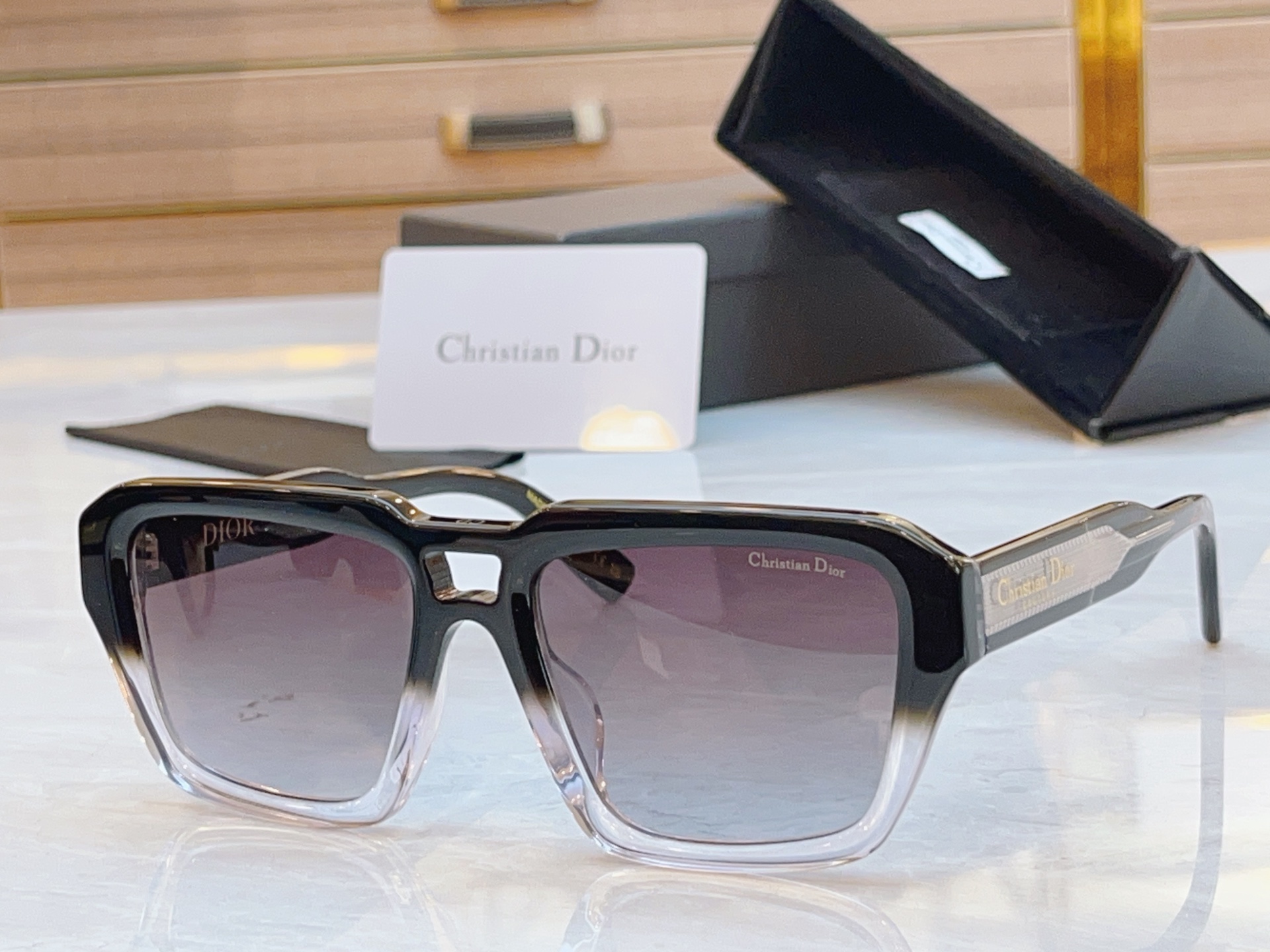 ，【DIO* 】迪*奥新款太阳镜，MODEL：Chrisrian DIOR LabeIR2F，SIZE：