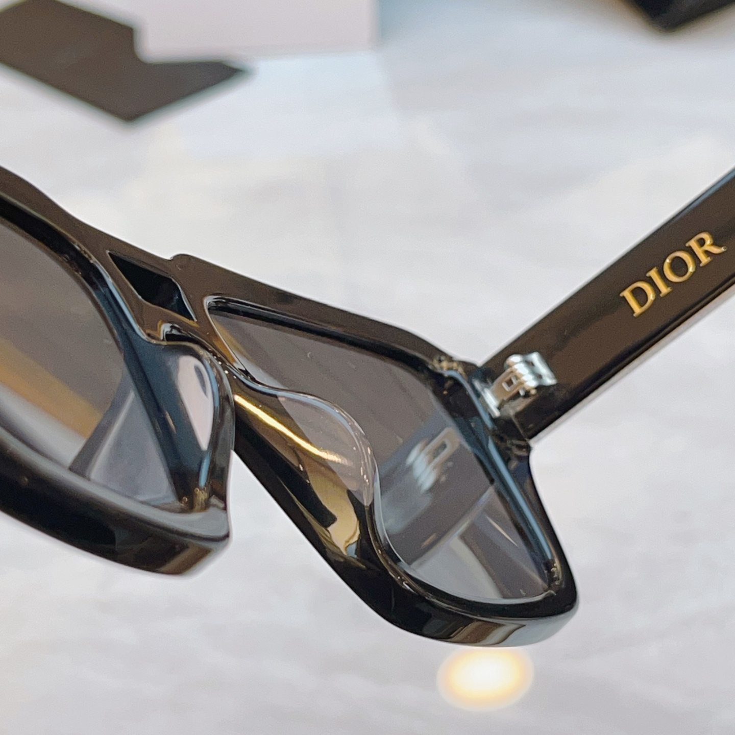 ，【DIO* 】迪*奥新款太阳镜，MODEL：Chrisrian DIOR LabeIR2F，SIZE：