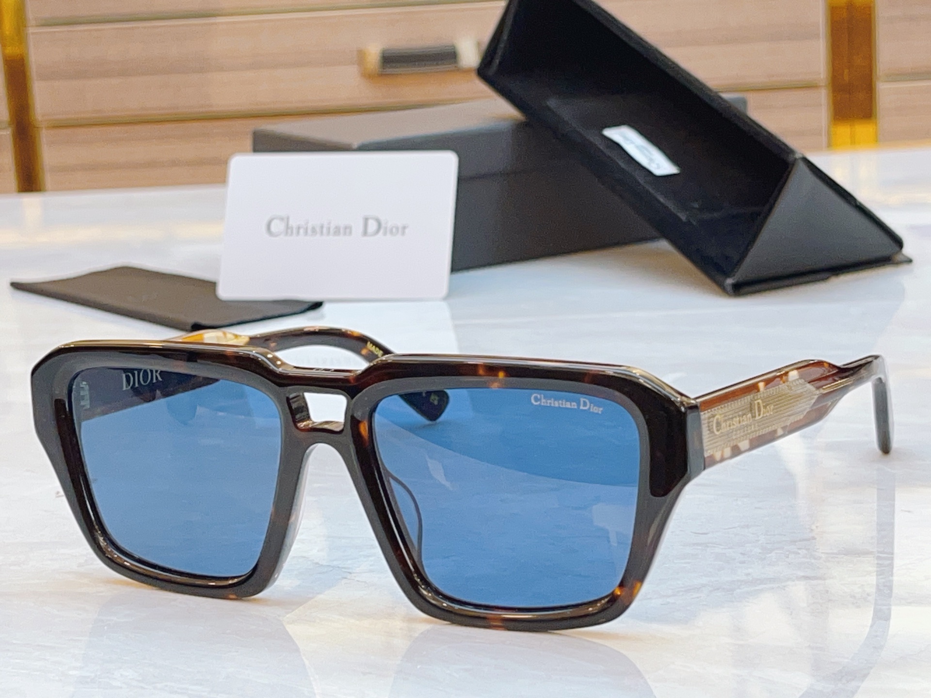 ，【DIO* 】迪*奥新款太阳镜，MODEL：Chrisrian DIOR LabeIR2F，SIZE：