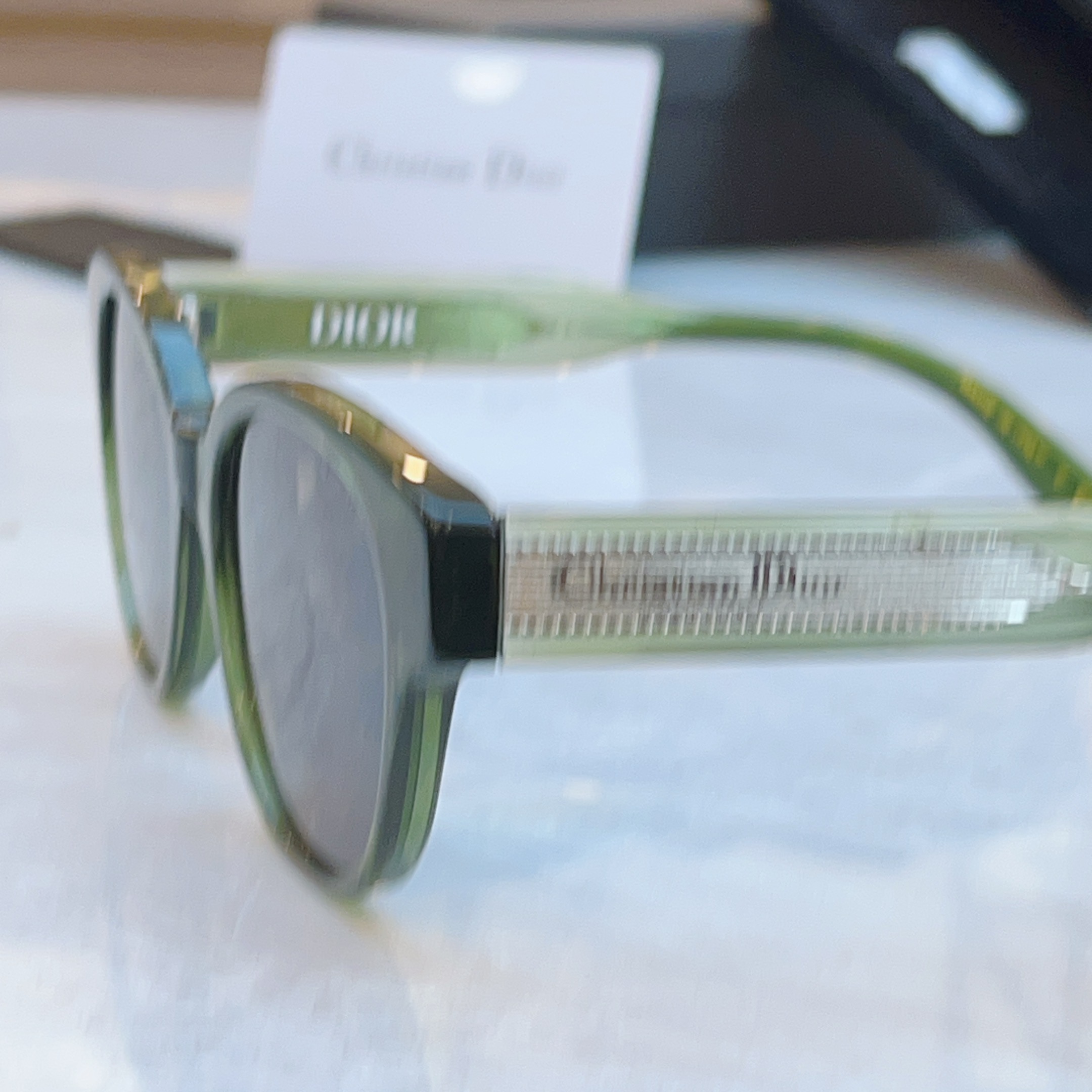 ，【DIO* 】迪*奥新款太阳镜，
MODEL：Chrisrian DIOR LabeI R1F，SIZ