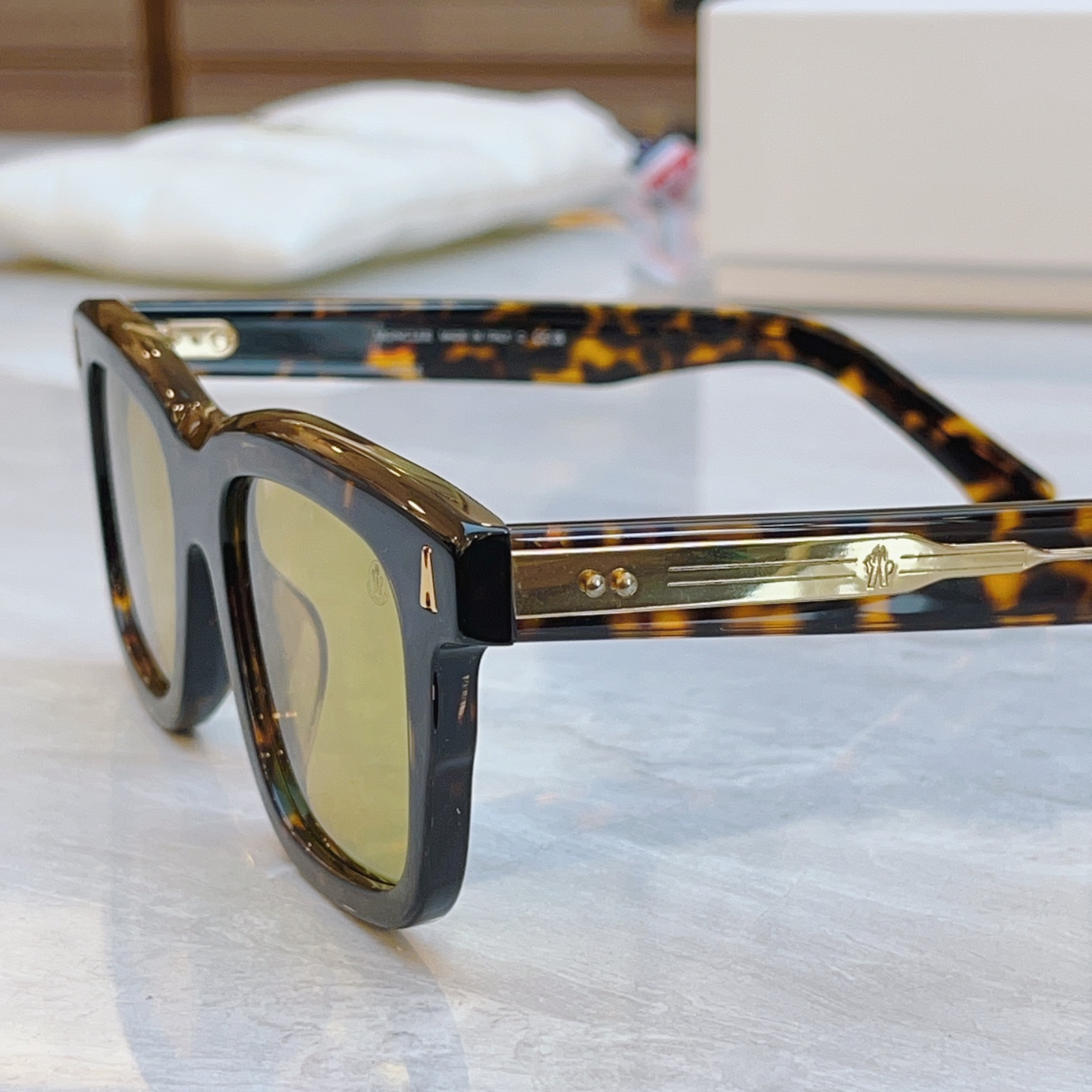  盒子加15，【MONC LER】新款太阳镜，
MODEL：ME6004，SIZE：51口21-145