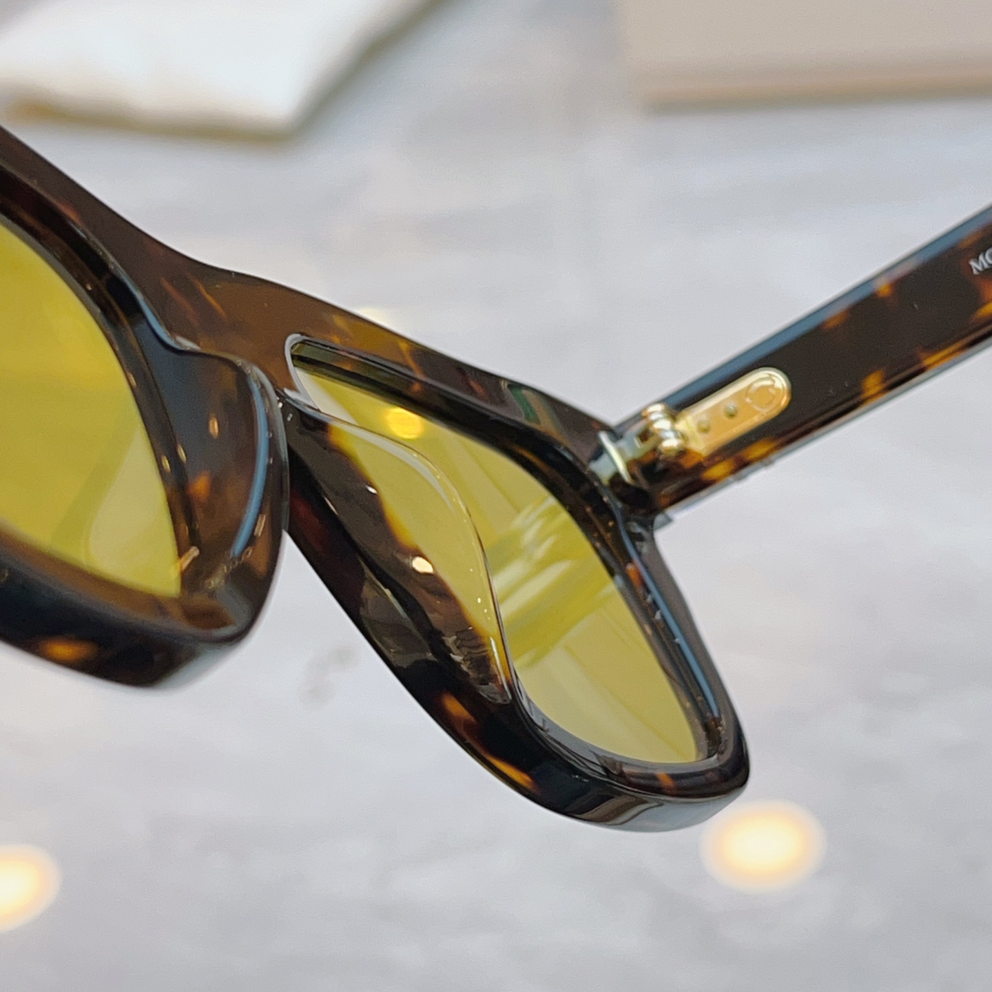  盒子加15，【MONC LER】新款太阳镜，
MODEL：ME6004，SIZE：51口21-145