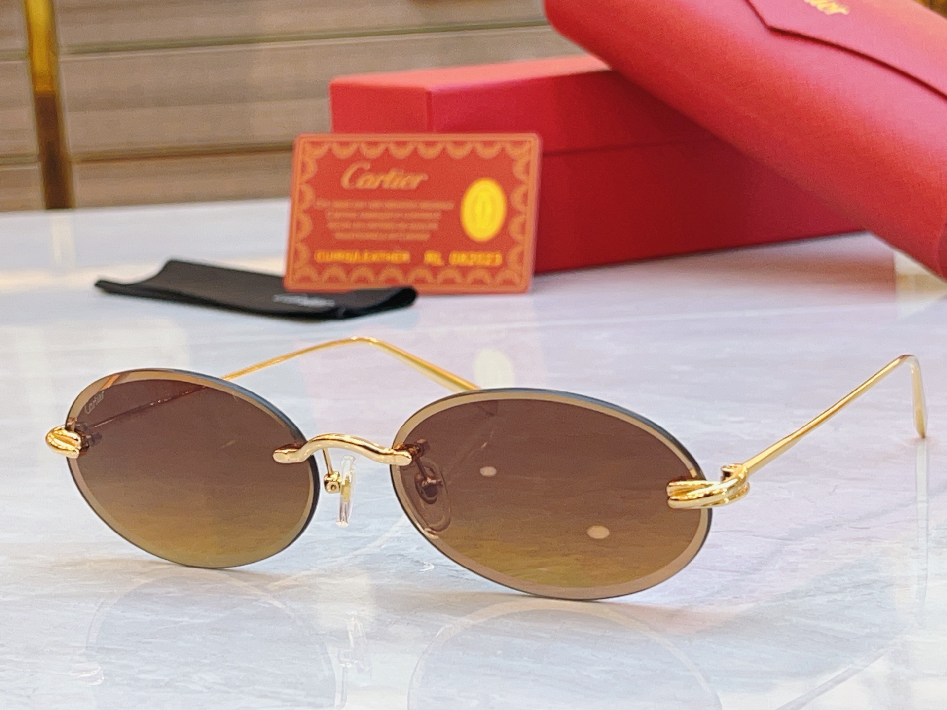 太阳 变色，【CARTIE*】卡地*亚新款太阳镜，CT0565S，size 58口17-140