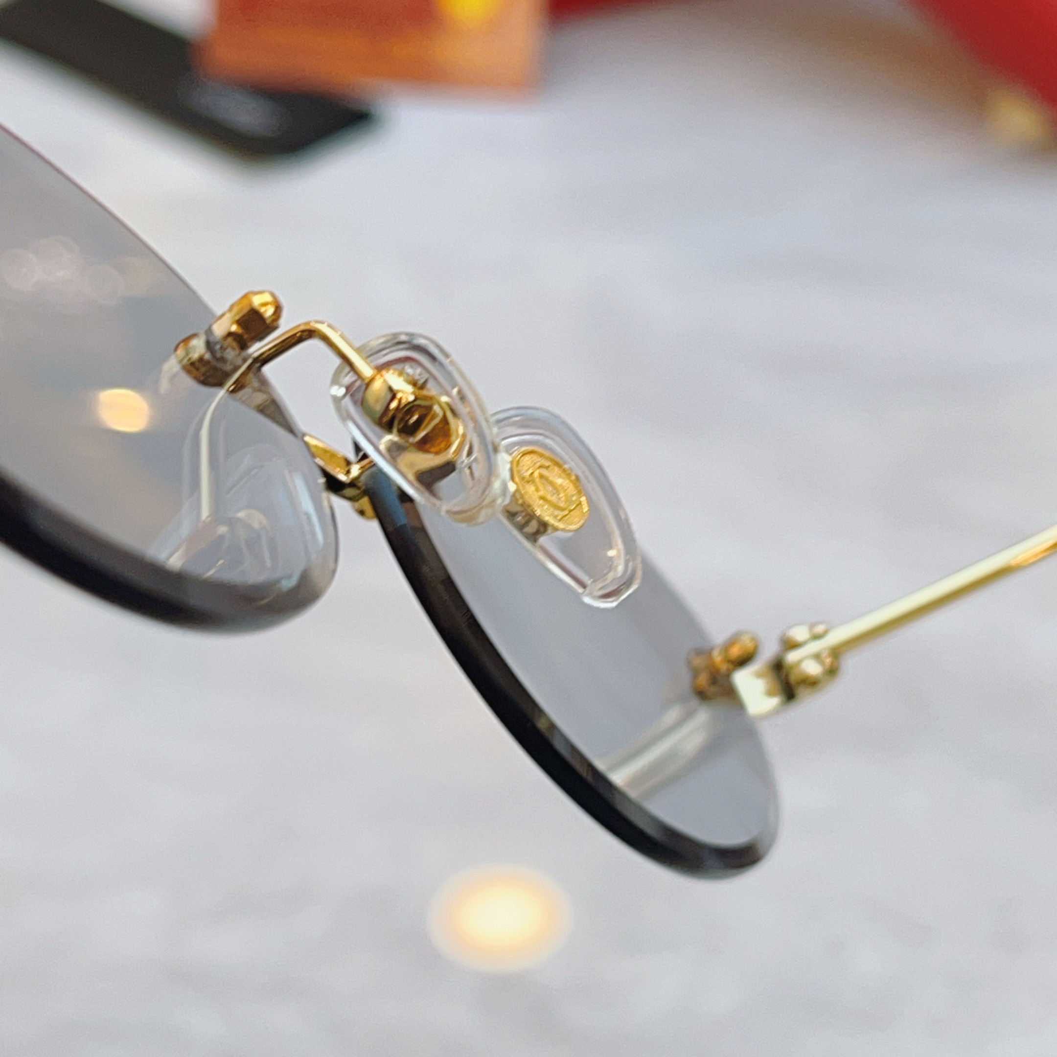 太阳 变色，【CARTIE*】卡地*亚新款太阳镜，CT0565S，size 58口17-140