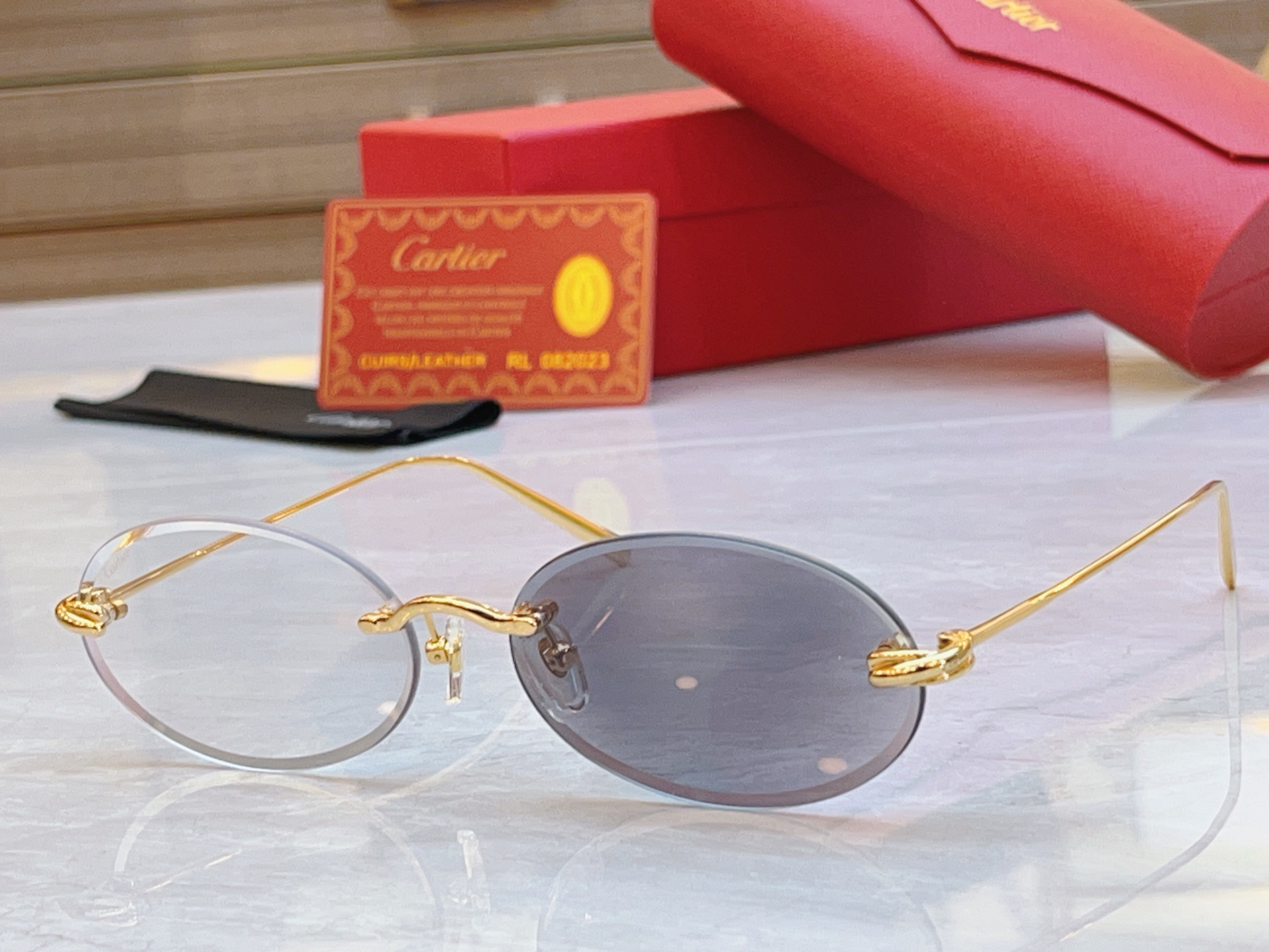 太阳 变色，【CARTIE*】卡地*亚新款太阳镜，CT0565S，size 58口17-140