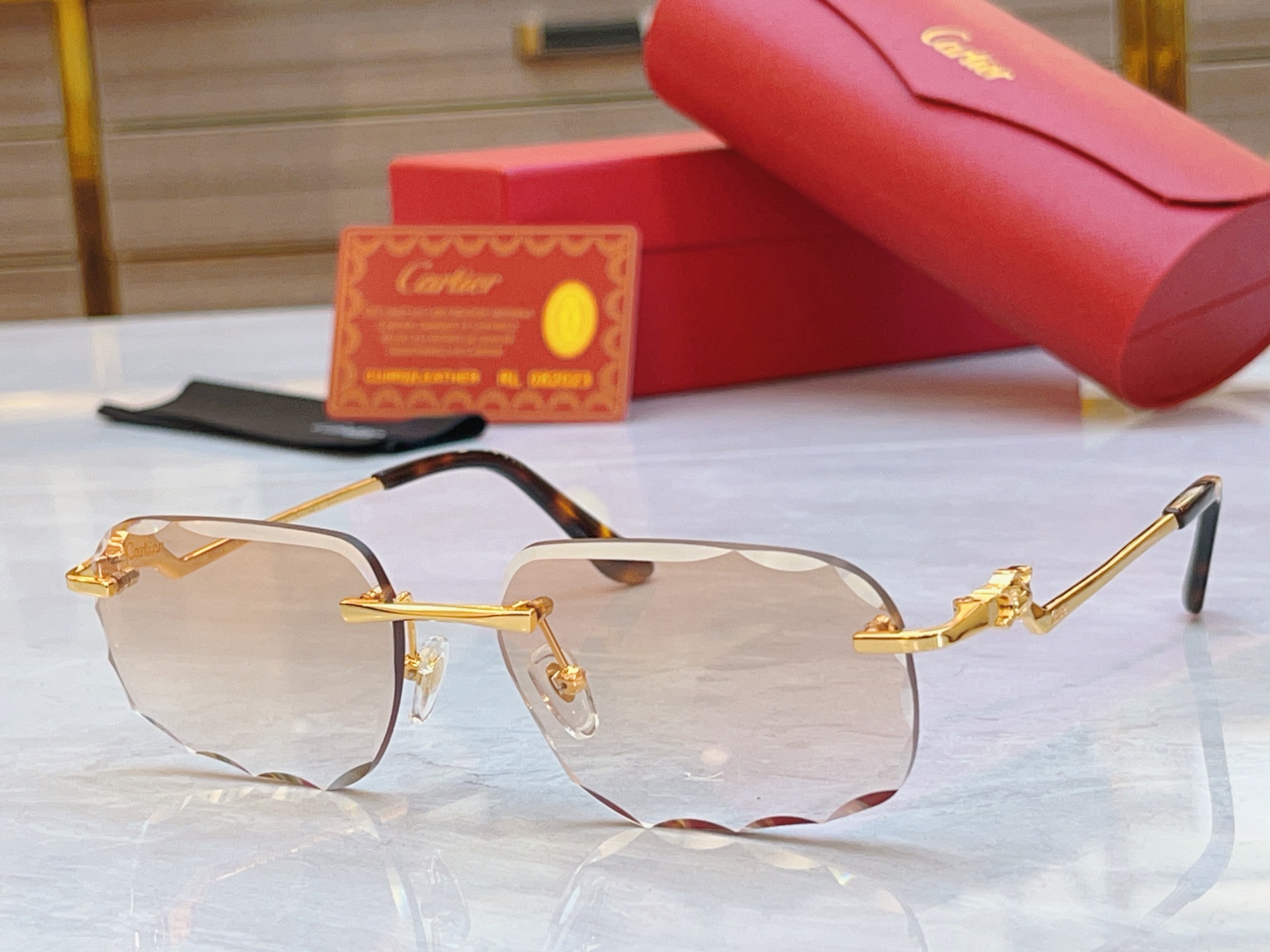 太阳 变色，【CARTIE*】卡地*亚新款太阳镜，CT0120O，size 57口17-140