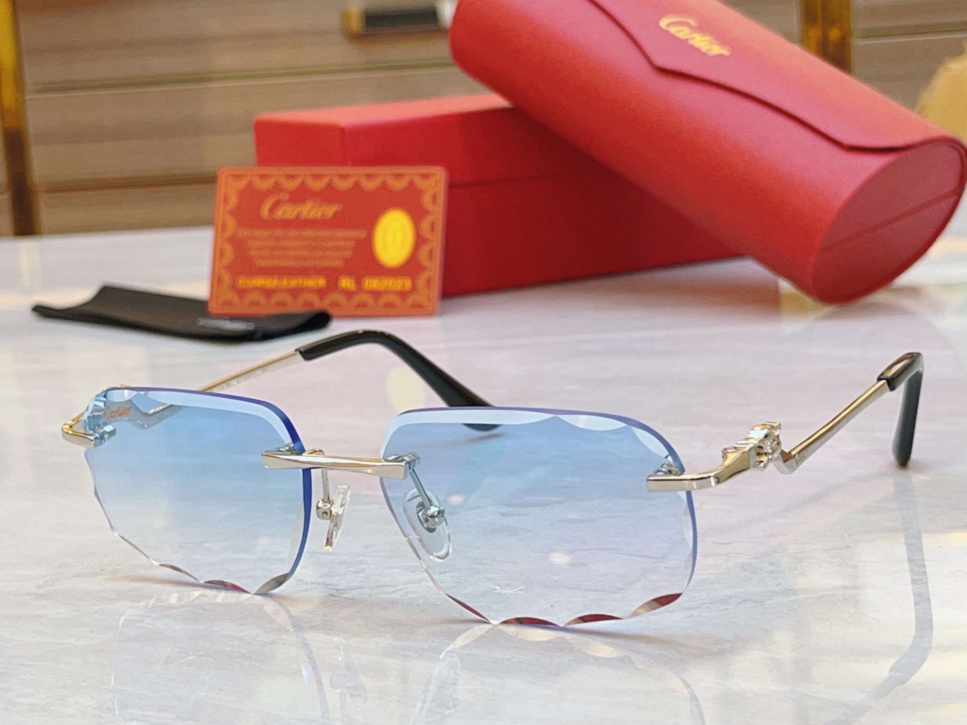 太阳 变色，【CARTIE*】卡地*亚新款太阳镜，CT0120O，size 57口17-140