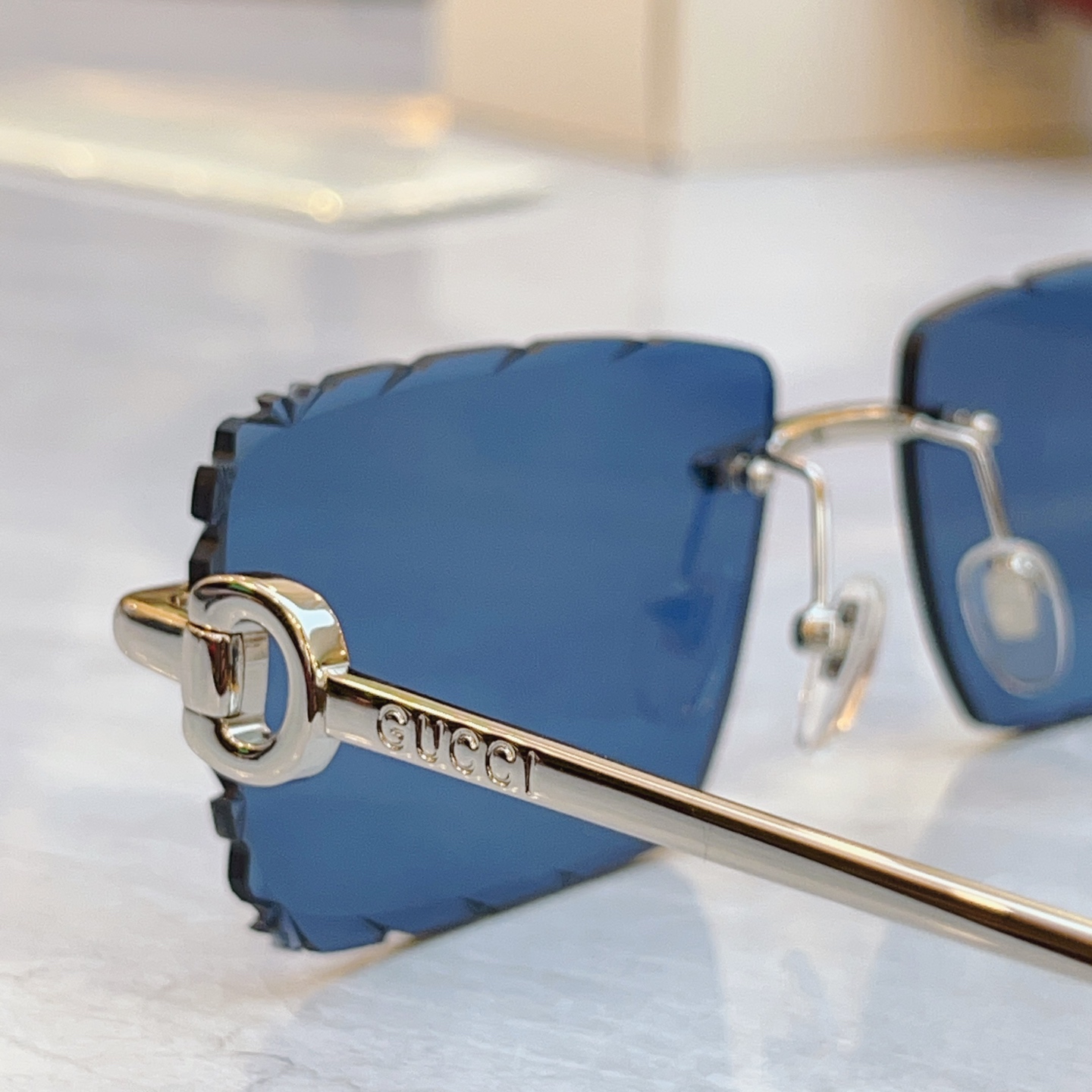 太阳 变色，【GUCC*】古*驰新款太阳镜🕶️，MODEL：GG1656，SIZE：58口17-143