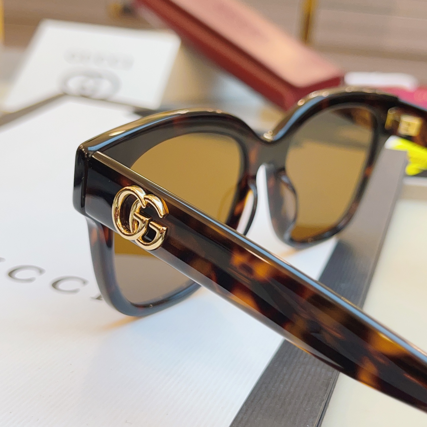 ，【GUCC*】古*驰新款太阳镜🕶️，MODEL：GG1830SK，SIZE：55口19-145