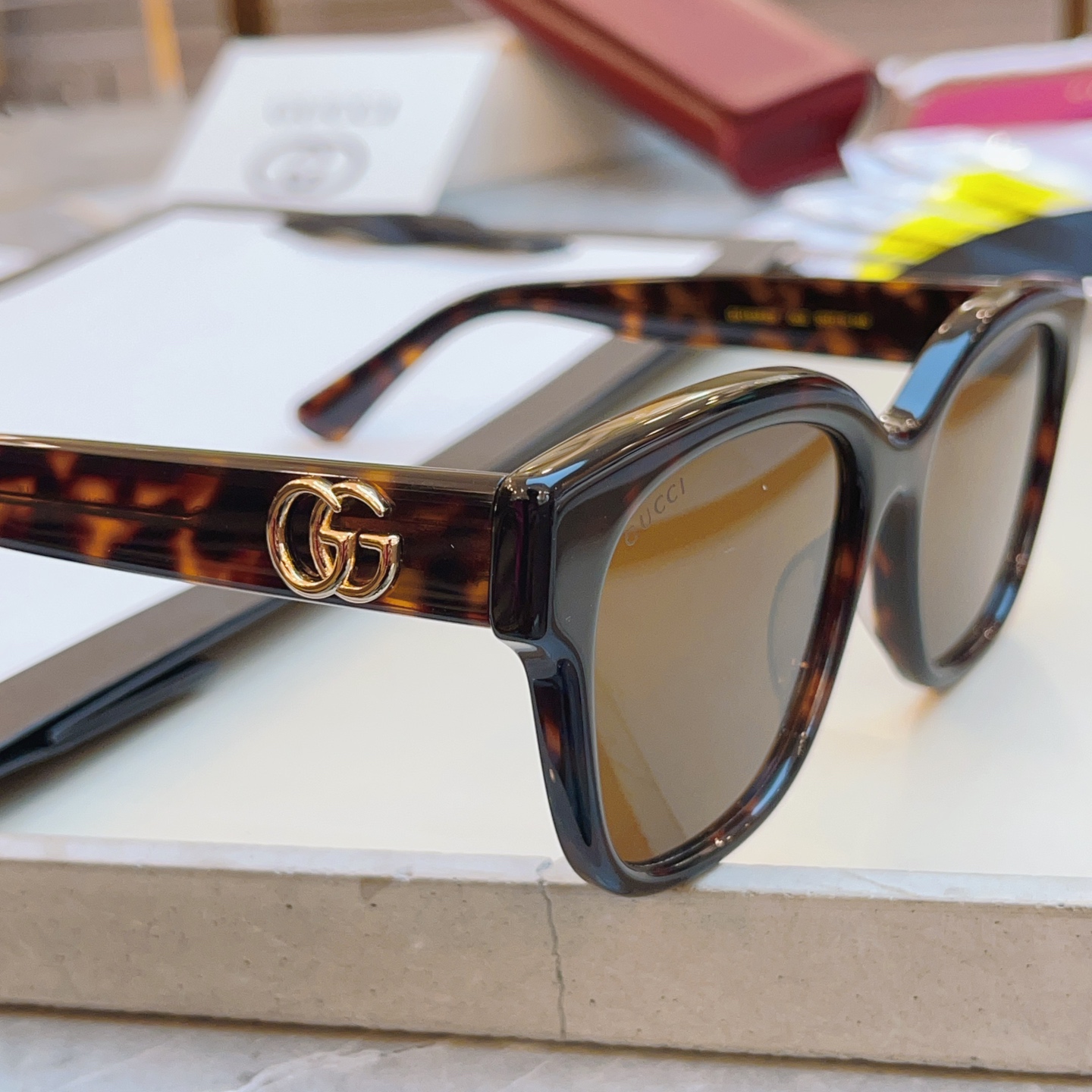 ，【GUCC*】古*驰新款太阳镜🕶️，MODEL：GG1830SK，SIZE：55口19-145