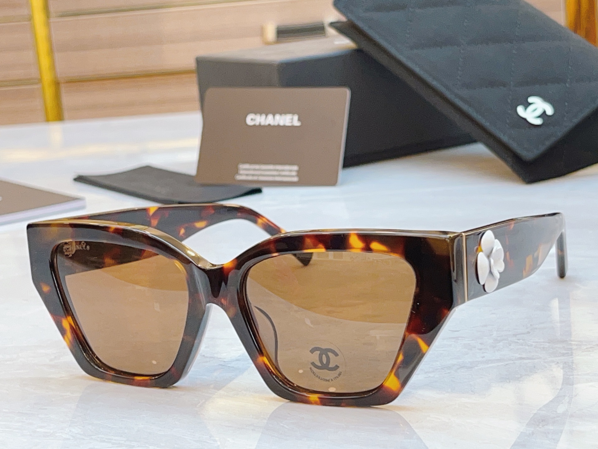 ，【CHAN*】香奈*儿新款太阳镜，
MODEL：CH5116，SIZE：54口18-145